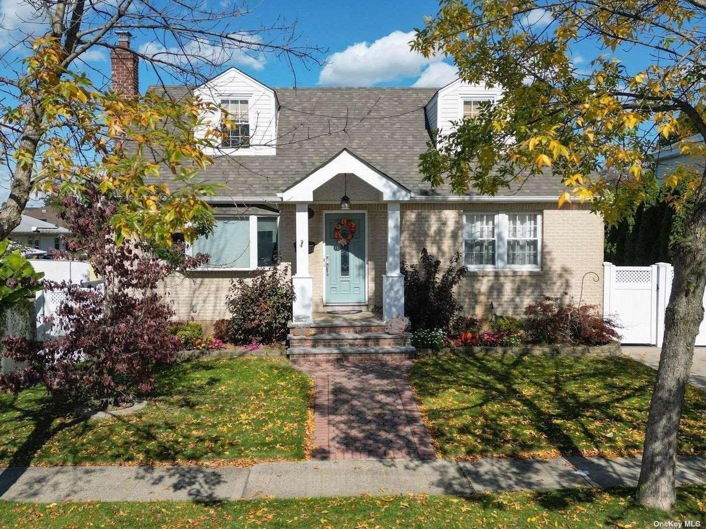 #1 photo, 1174 Russell Street, 长岛 Franklin Square , NY 11010