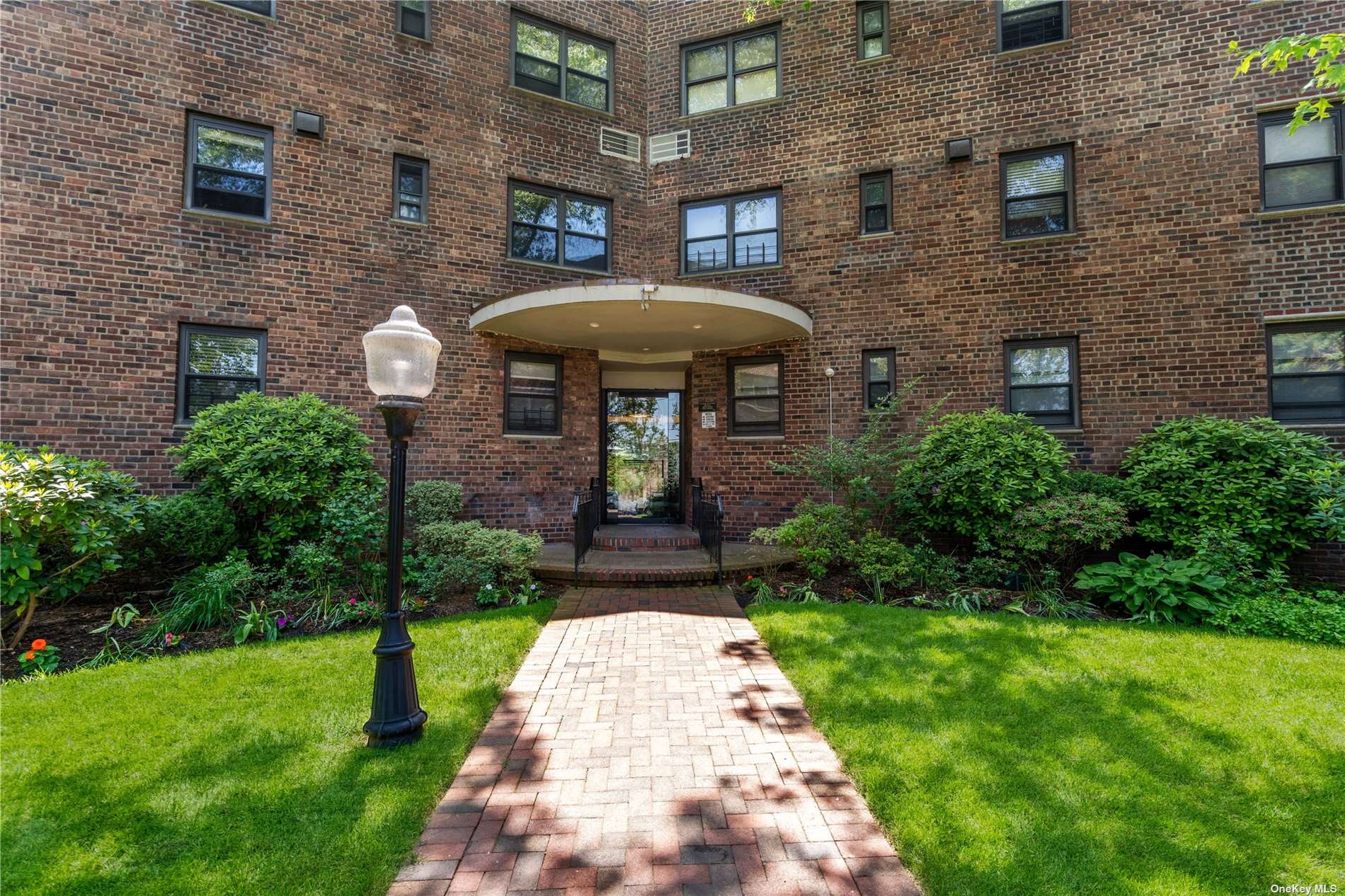 #1 photo, 50 Brompton Road, 长岛 大颈 Great Neck , NY 11021