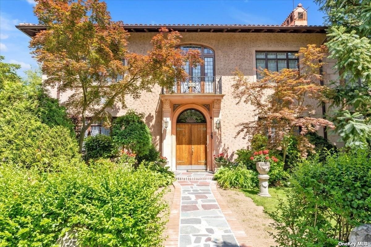 #1 photo, 303 Knollwood Avenue, 皇后區 道格拉斯頓 Douglaston , NY 11363