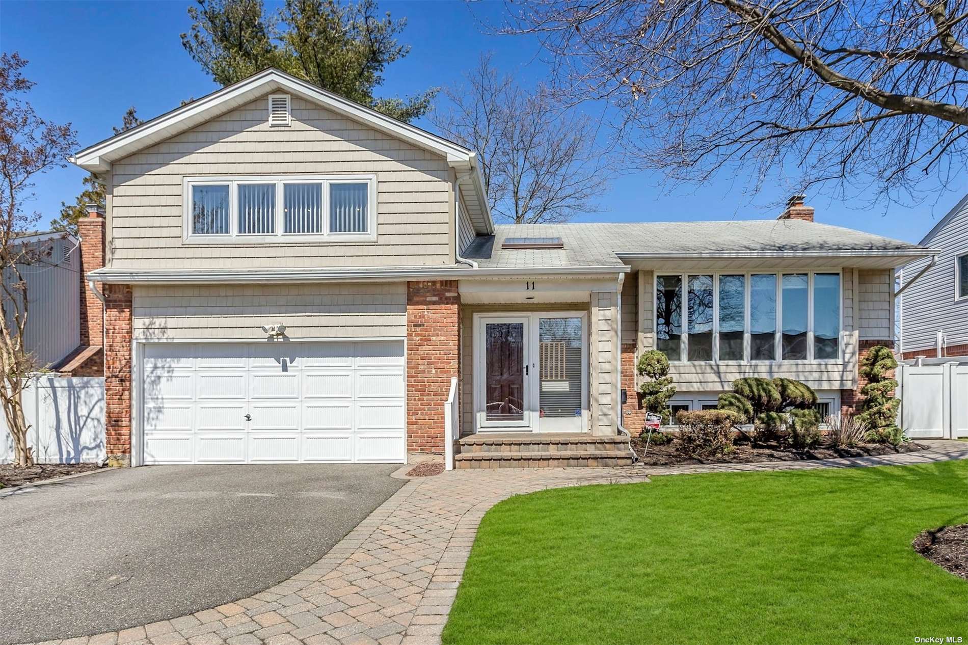 #1 photo, 11 Robin Lane, 长岛 Plainview , NY 11803