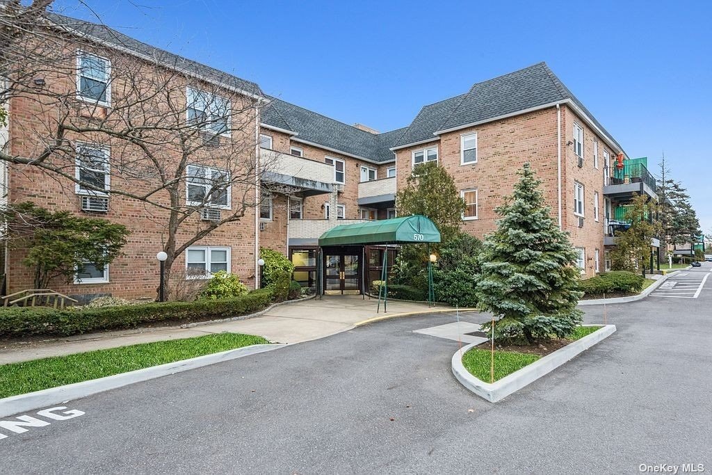 #1 photo, 570 Broadway, 长岛 Lynbrook , NY 11563