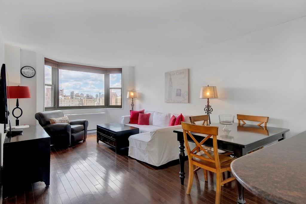 #1 photo, 200 E 90TH Street, 曼哈顿 上东城 Upper East Side , NY 10128