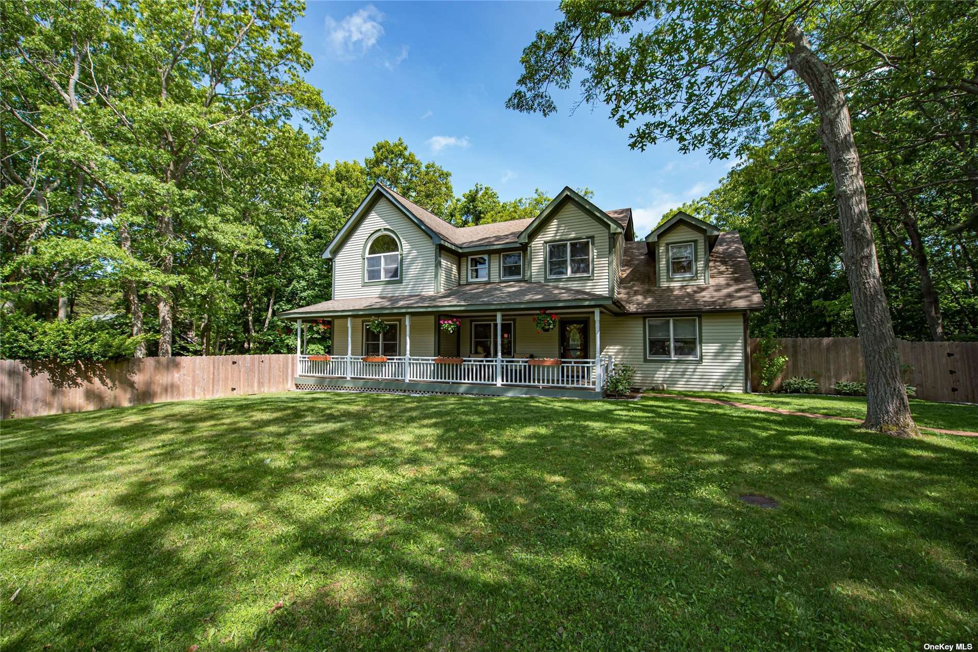 #1 photo, 15 Hillcrest Avenue, 东长岛 Port Jefferson , NY 11777