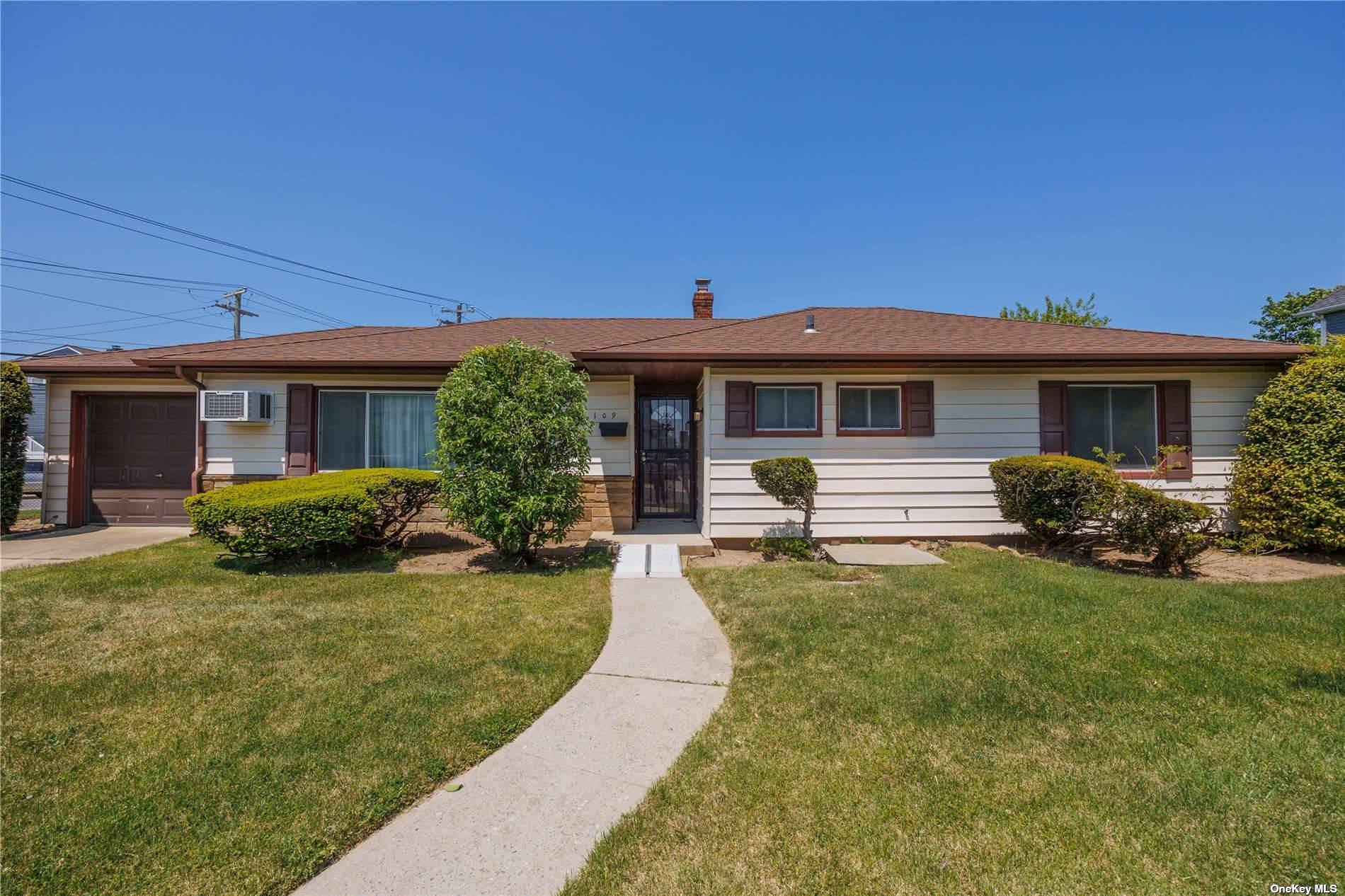 #1 photo, 109 E Hudson Street, 长岛 长滩 Long Beach , NY 11561