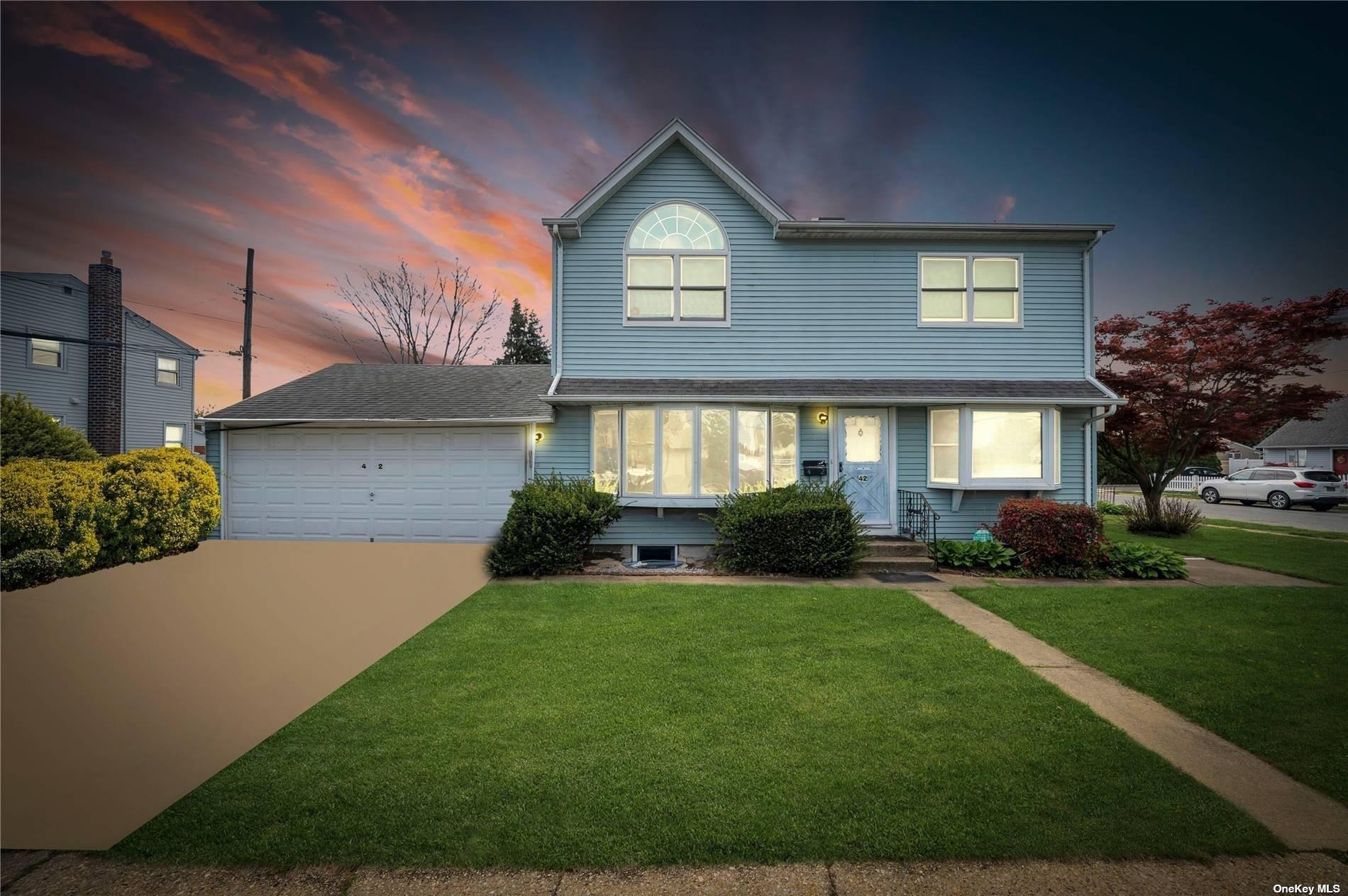 #1 photo, 42 Liszt Street, 长岛 Hicksville , NY 11801