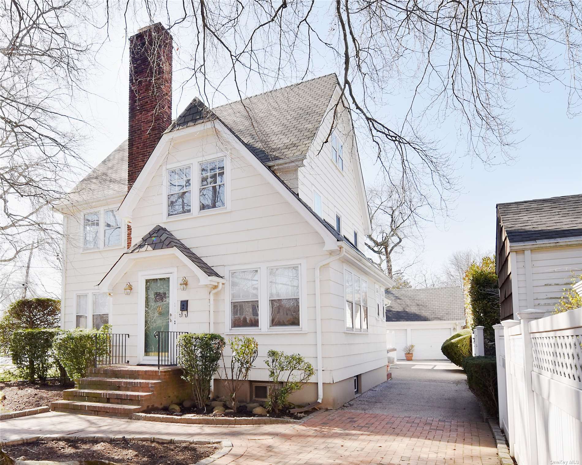 #1 photo, 112 Floral Parkway, 长岛 花卉园 Floral Park , NY 11001