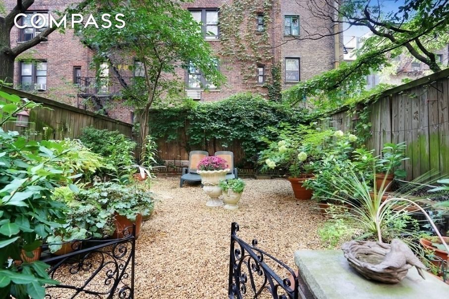 #1 photo, 326 West 19th Street, 曼哈顿 切尔西 Chelsea , NY 10011