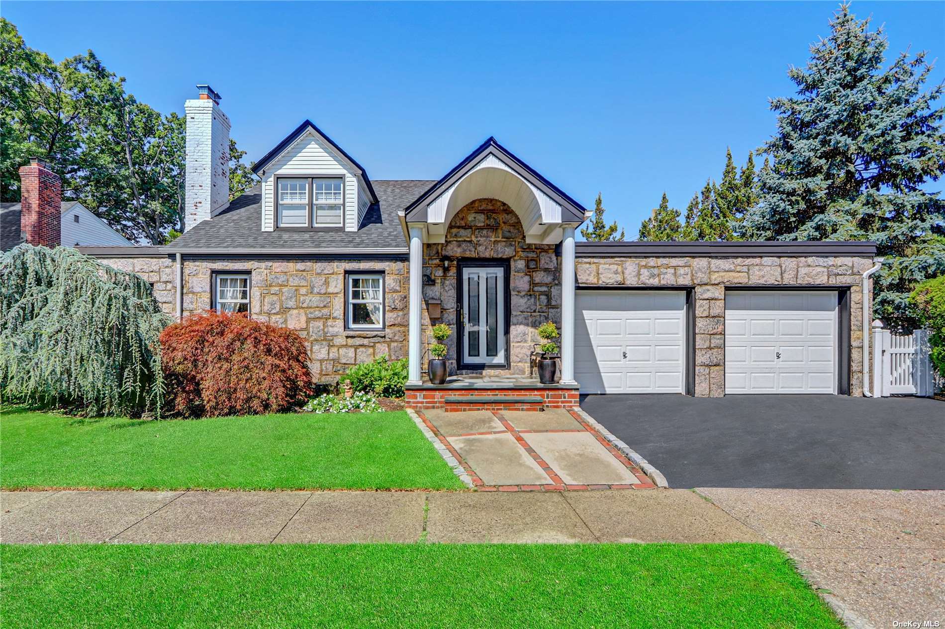 #1 photo, 95 Hillside Park Drive, 长岛 New Hyde Park , NY 11040