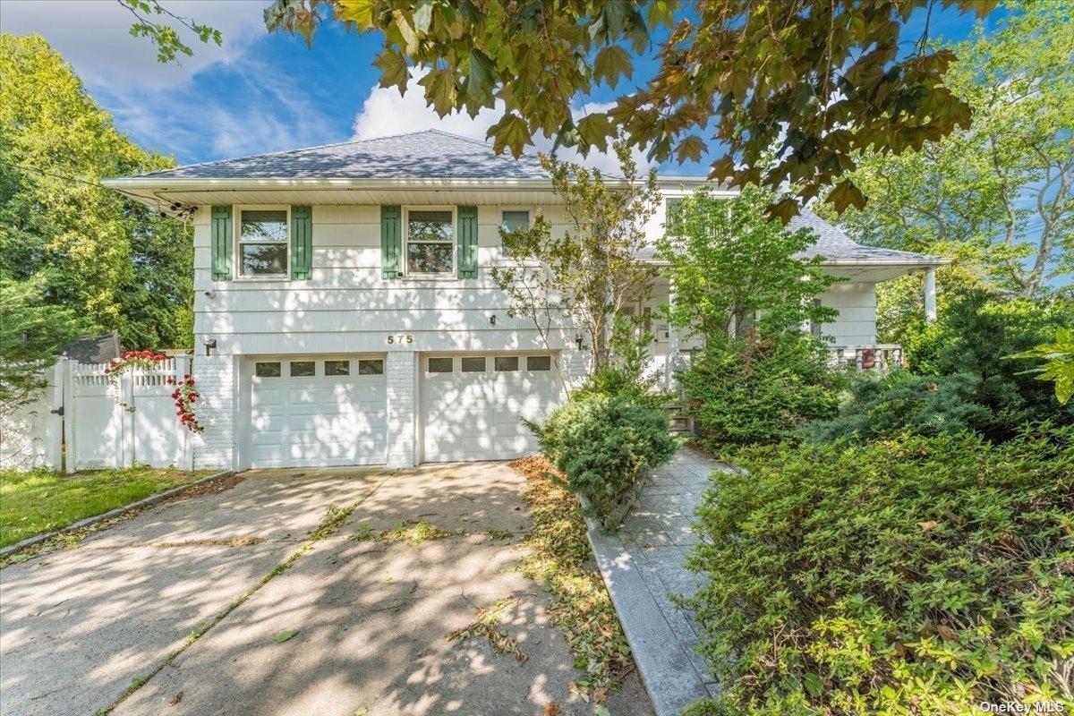 #1 photo, 575 Saddle Ridge Road, 长岛 Woodmere , NY 11598