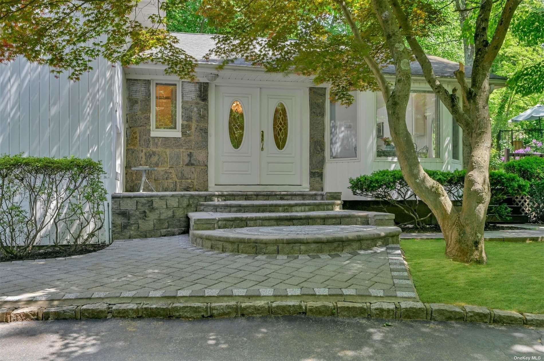 #1 photo, 33 Juneau Boulevard, 长岛 Woodbury , NY 11797