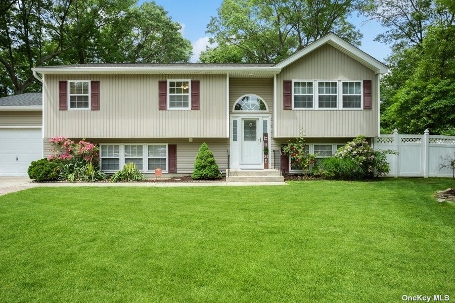 #1 photo, 7 Gerta Court, 东长岛 Selden , NY 11784