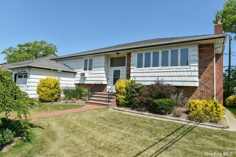 #1 photo, 699 Flanders Drive, 长岛 Valley Stream , NY 11581