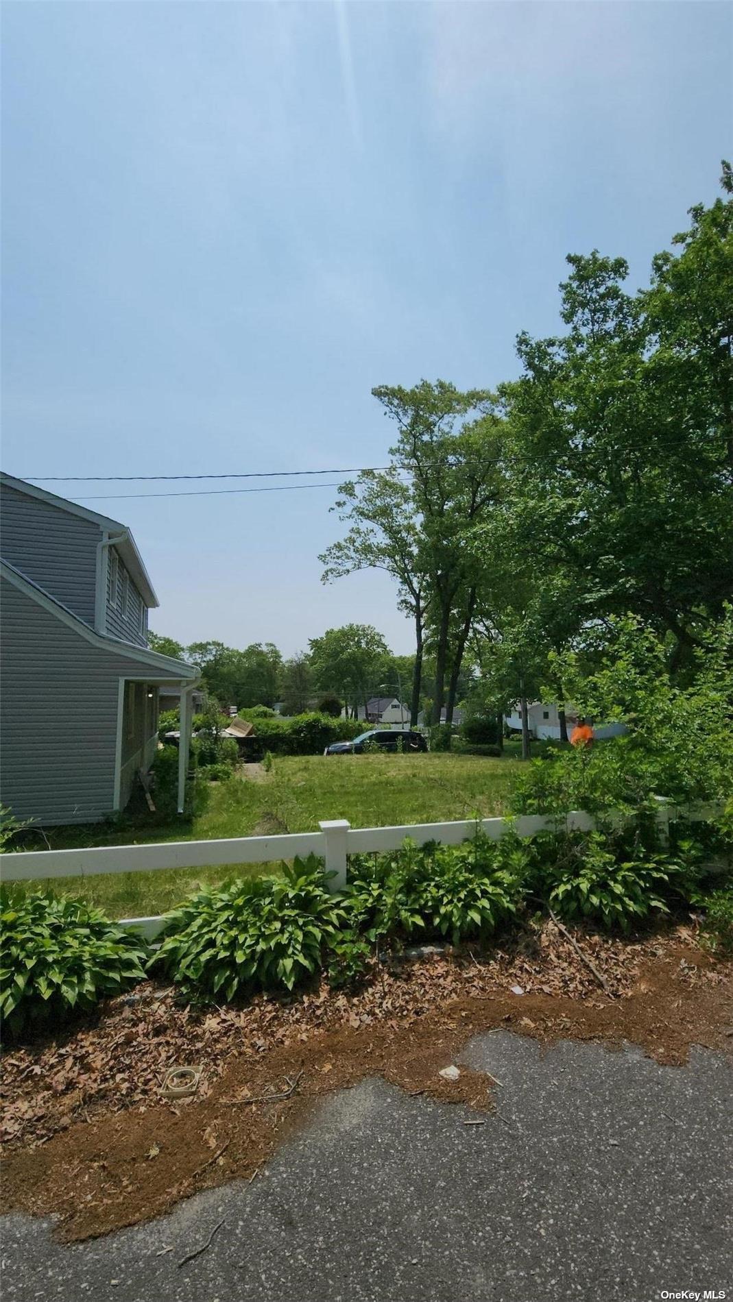 #1 photo, 125 Juniper Avenue, 东长岛 Ronkonkoma , NY 11779