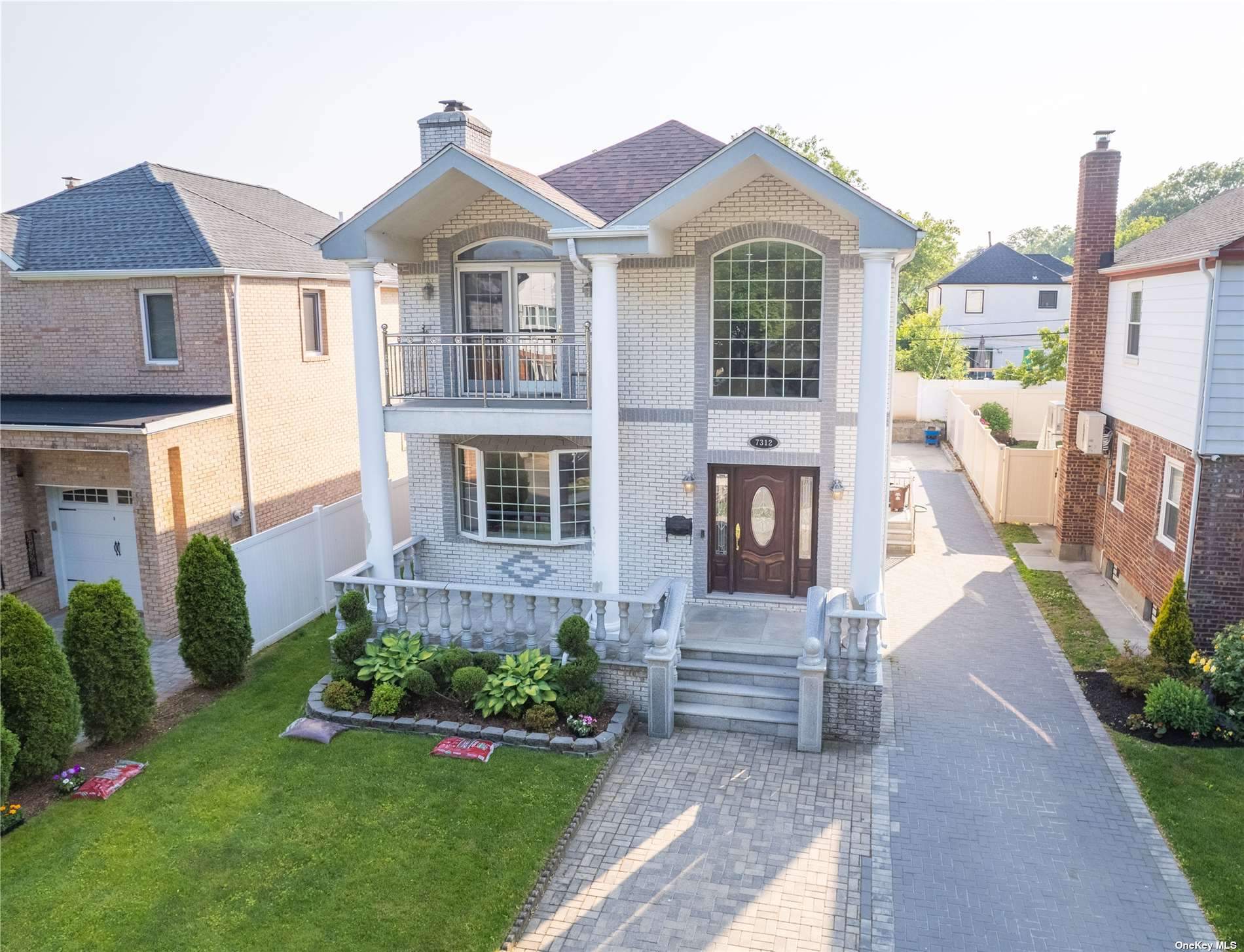 #1 photo, 73-12 195th Street, 皇后区 新鲜草原 Fresh Meadows , NY 11366