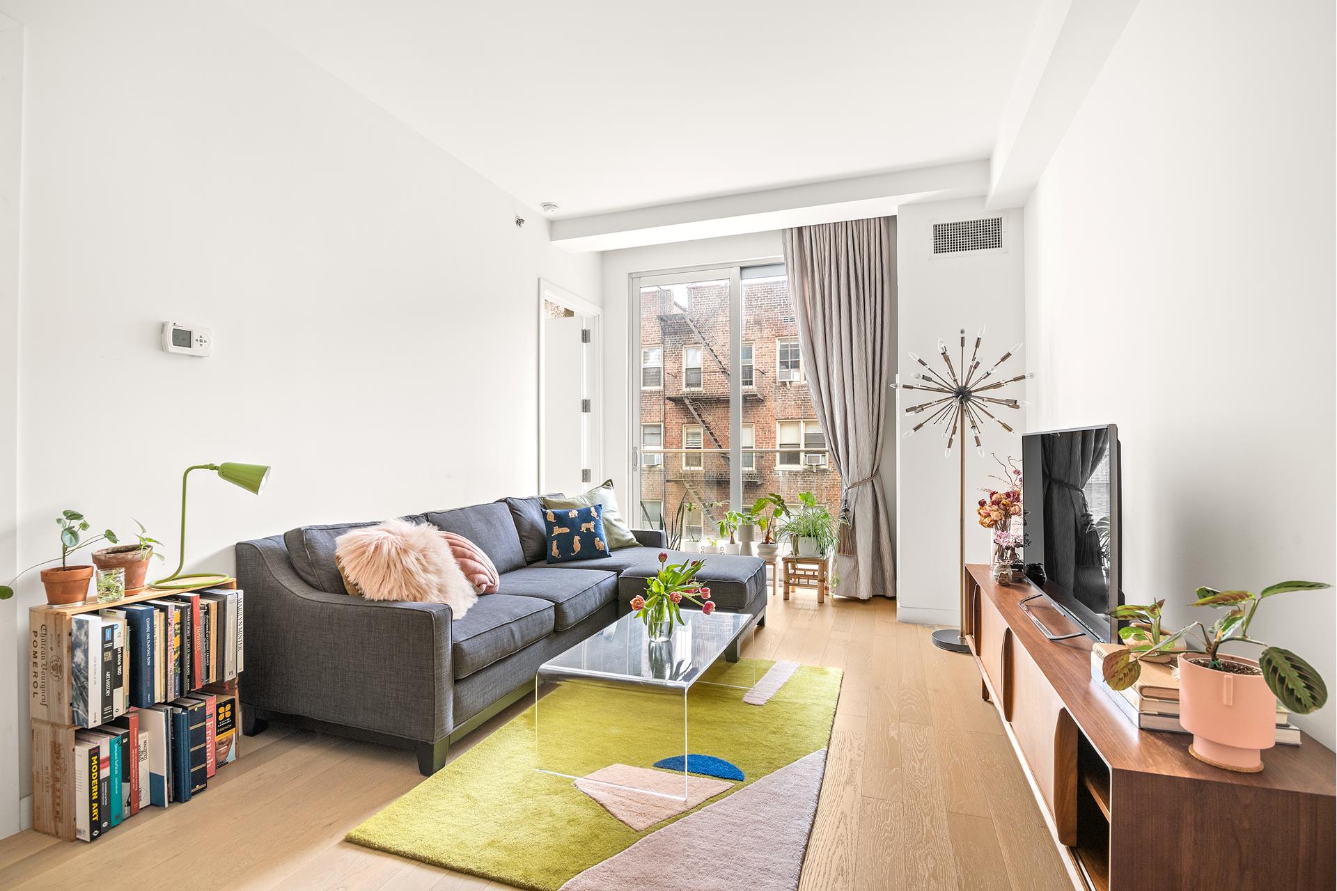 #1 photo, 337 East 62nd Street, 曼哈顿 上东城 Upper East Side , NY 10065