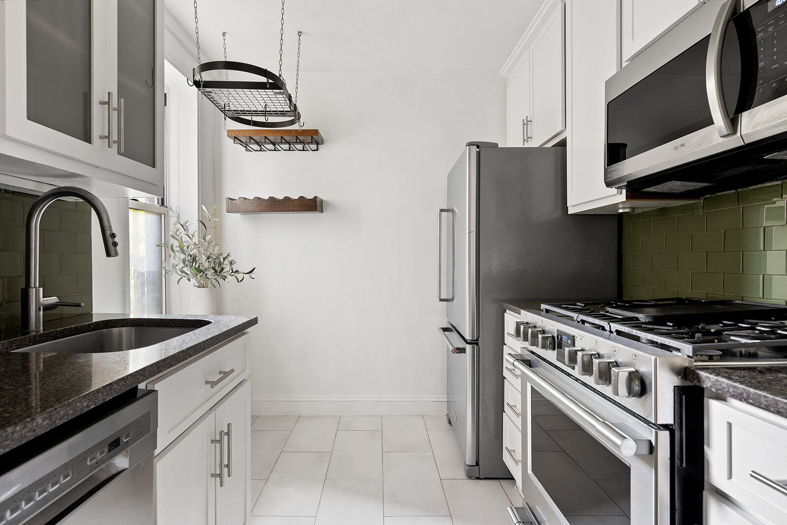 #1 photo, 302 E 88TH Street, 曼哈顿 上东城 Yorkville , NY 10128