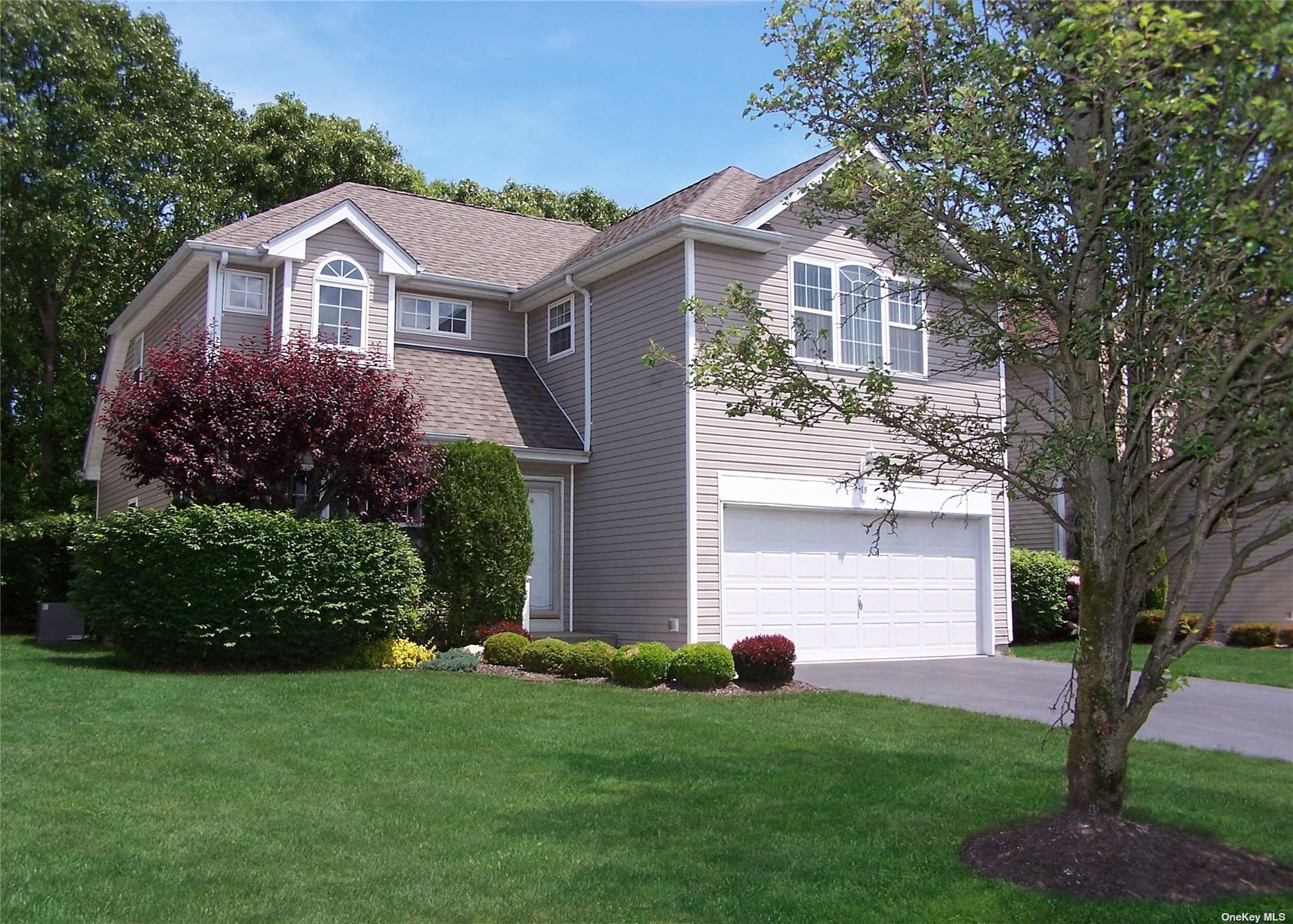 #1 photo, 18 Sunflower Ridge Road, 东长岛 South Setauket , NY 11720