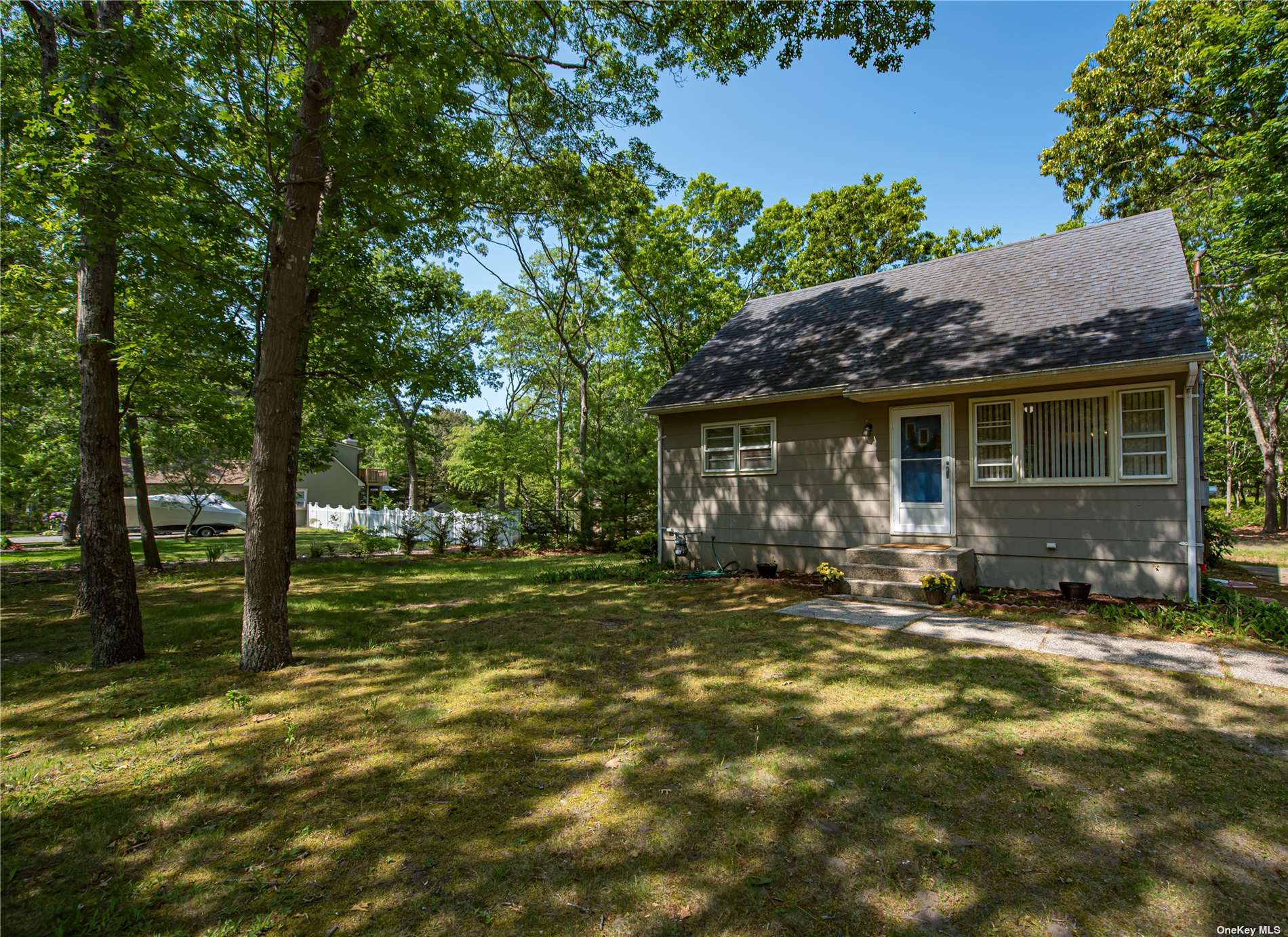 #1 photo, 26 N Trainor Avenue, 东长岛 Manorville , NY 11949