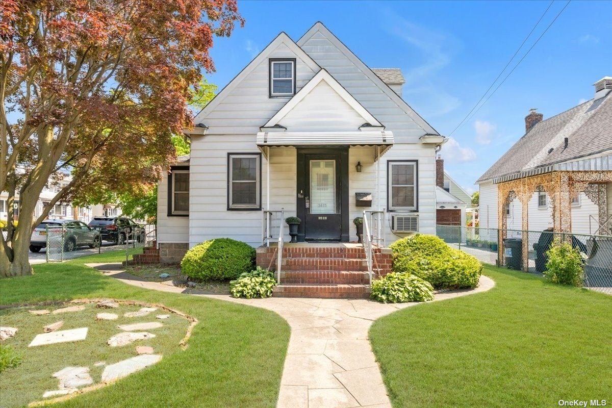 #1 photo, 34-03 204th Street, কুইন্‌স Bayside , NY 11361