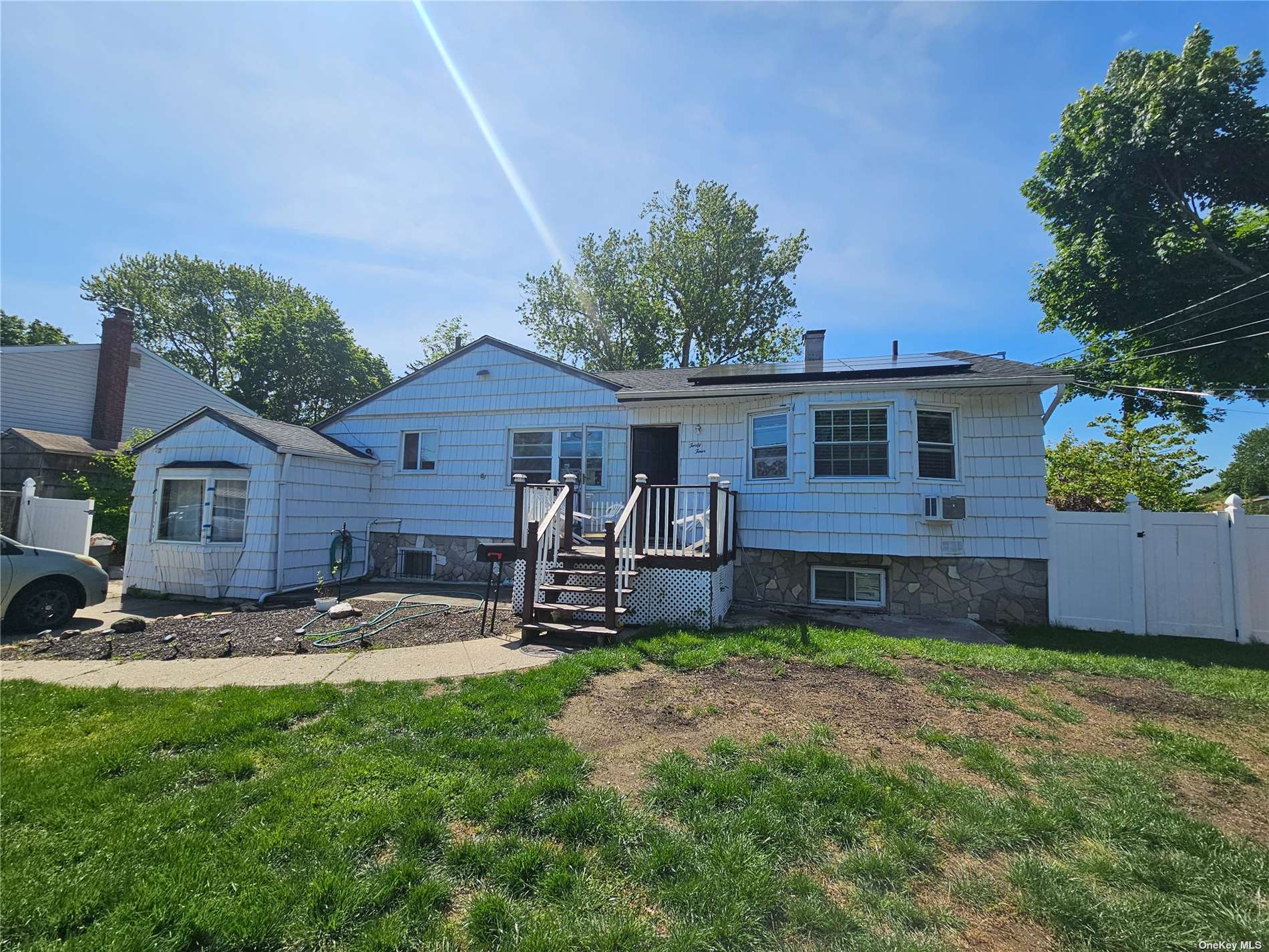 #1 photo, 44 Juniper Street, 东长岛 Central Islip , NY 11722