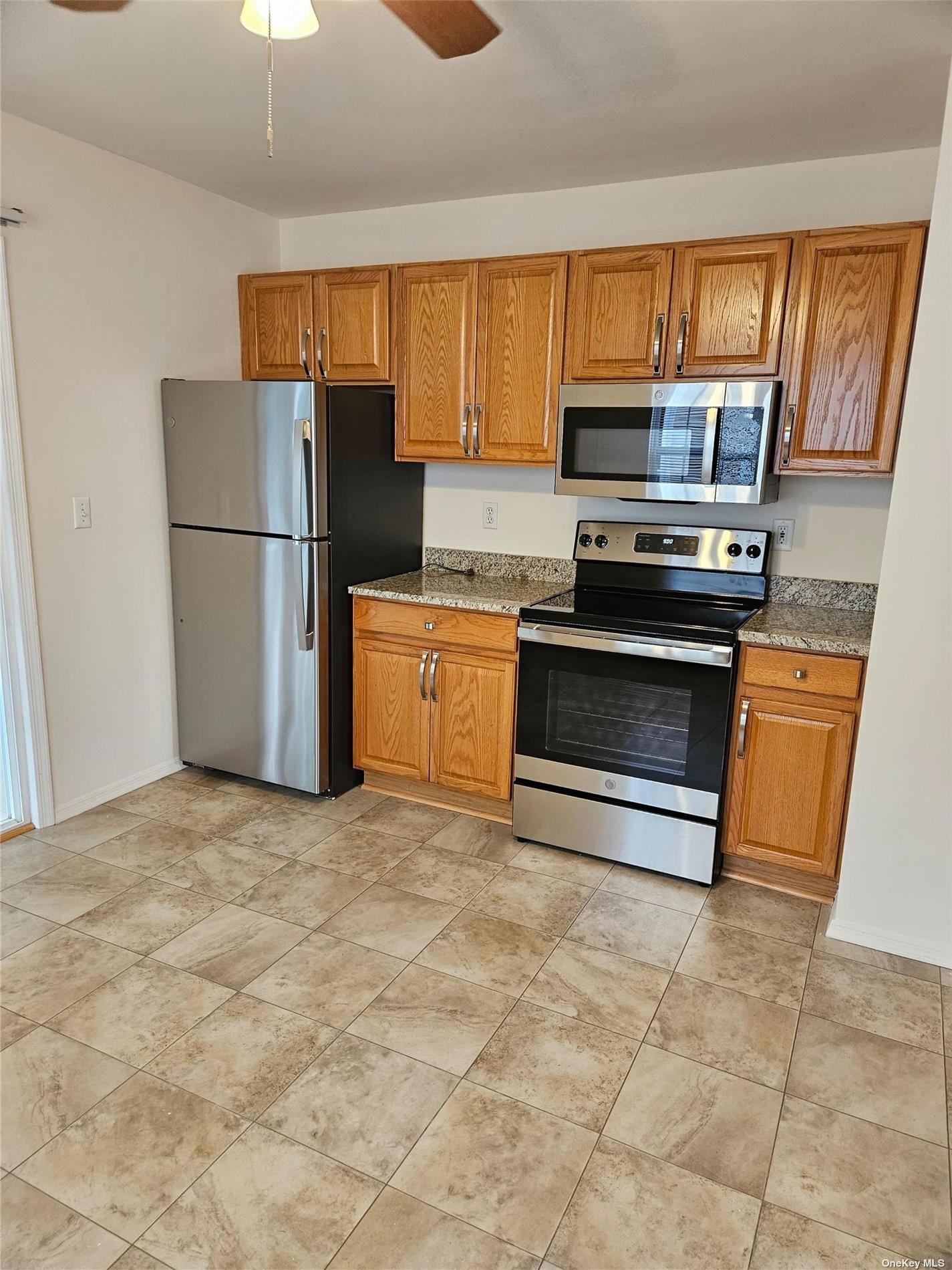 #1 photo, 23 E Main Street, 东长岛 东艾斯利普 East Islip , NY 11730