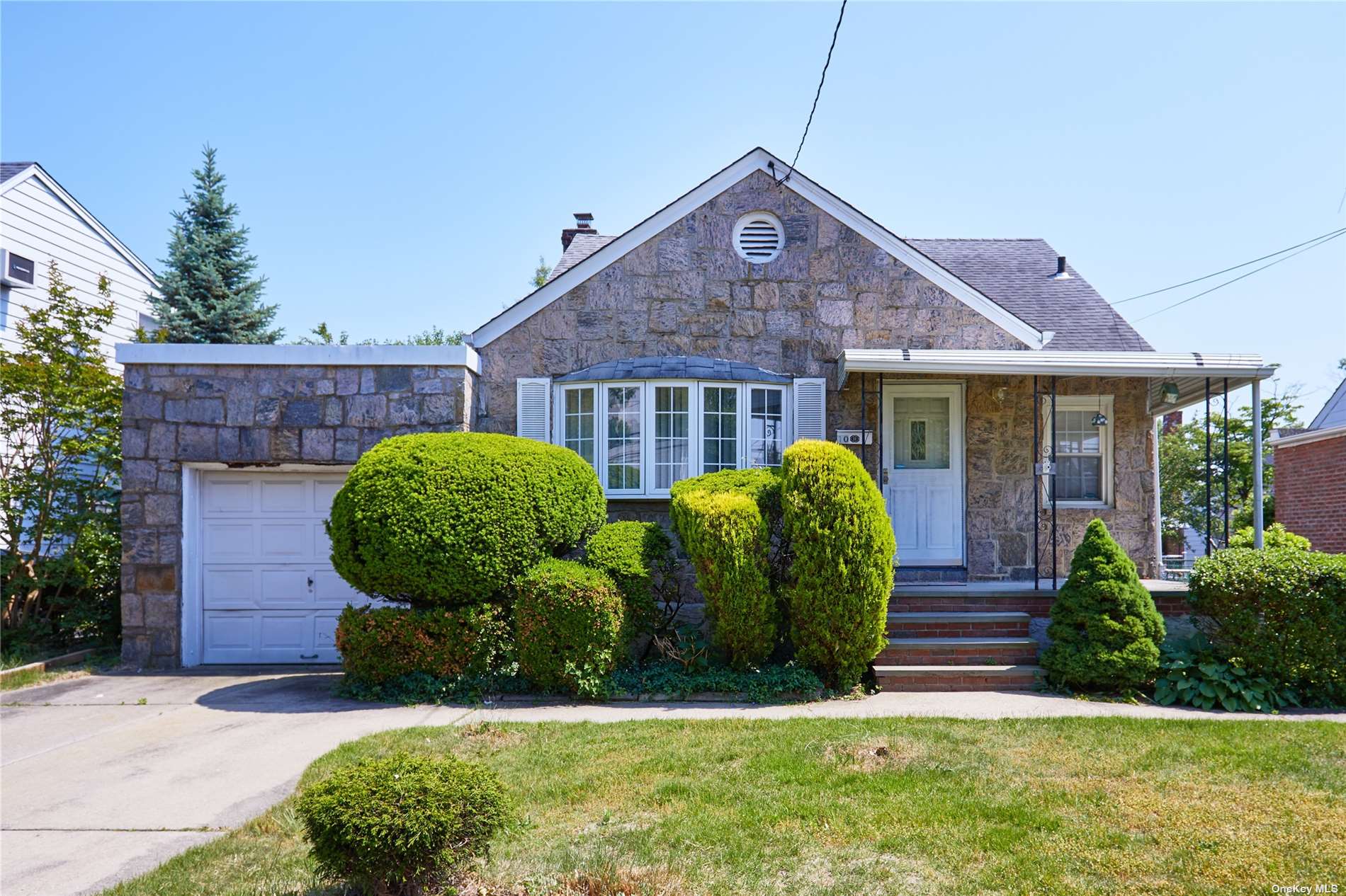 #1 photo, 10 Evergreen Avenue, 长岛 New Hyde Park , NY 11040
