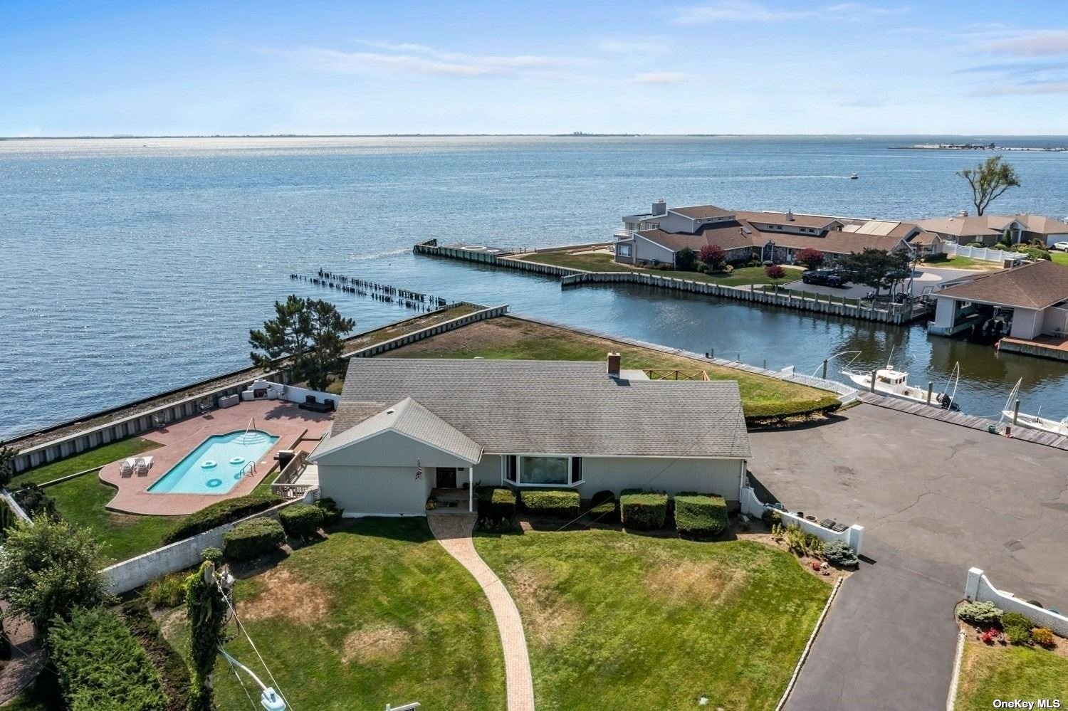 #1 photo, 72 Tahlulah Lane, 东长岛 西艾斯利普 West Islip , NY 11795