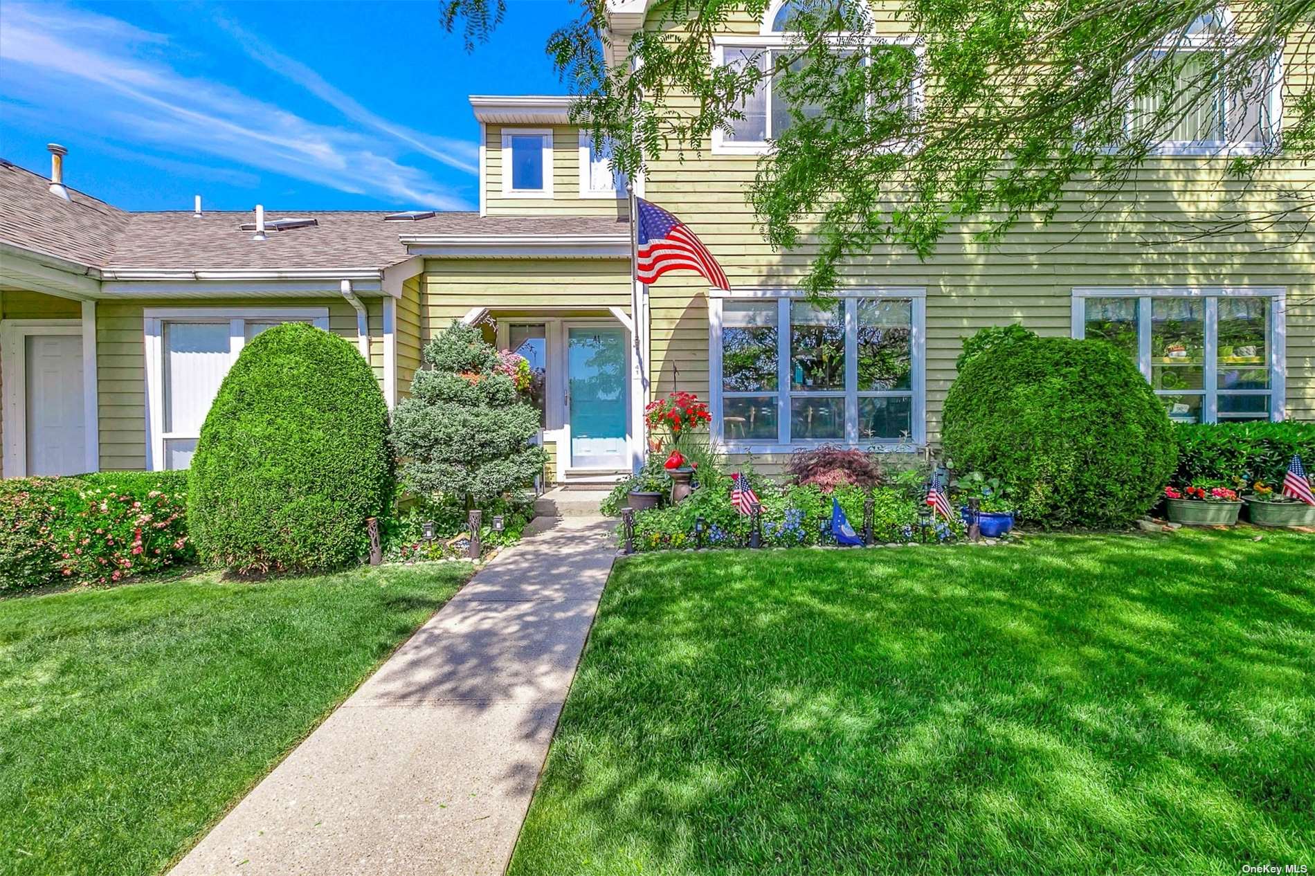 #1 photo, 41 Eric Drive, 东长岛 Middle Island , NY 11953