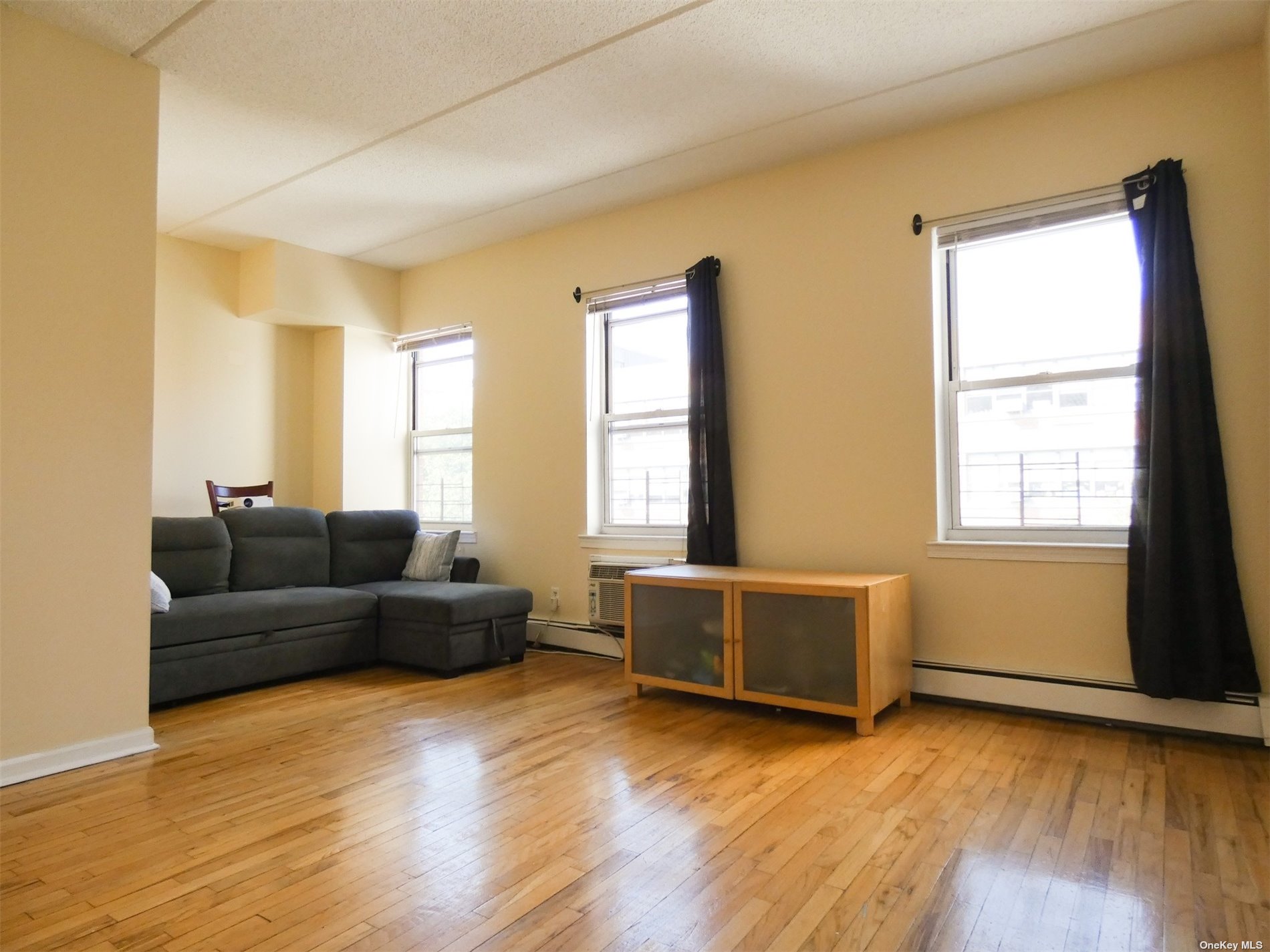 #1 photo, 228 E 112th Street, 曼哈顿 东哈莱姆区 New York , NY 10029