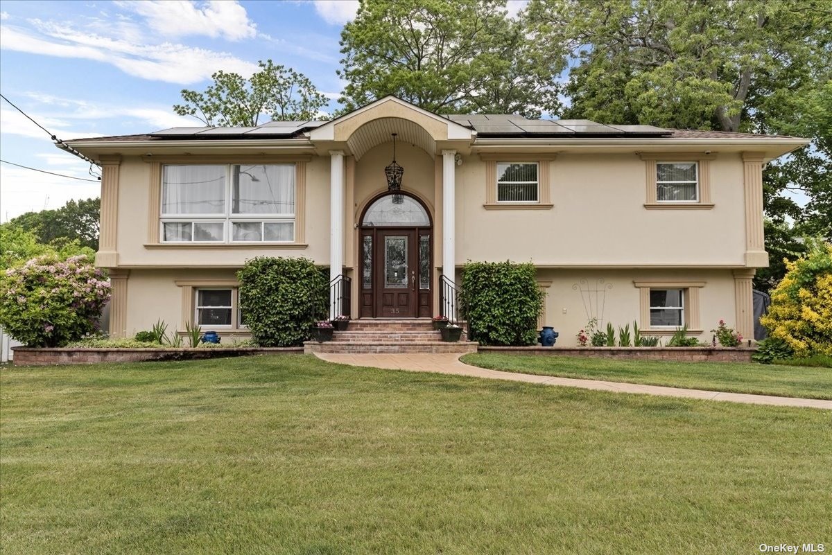 #1 photo, 35 Sword Street, 东长岛 West Babylon , NY 11704