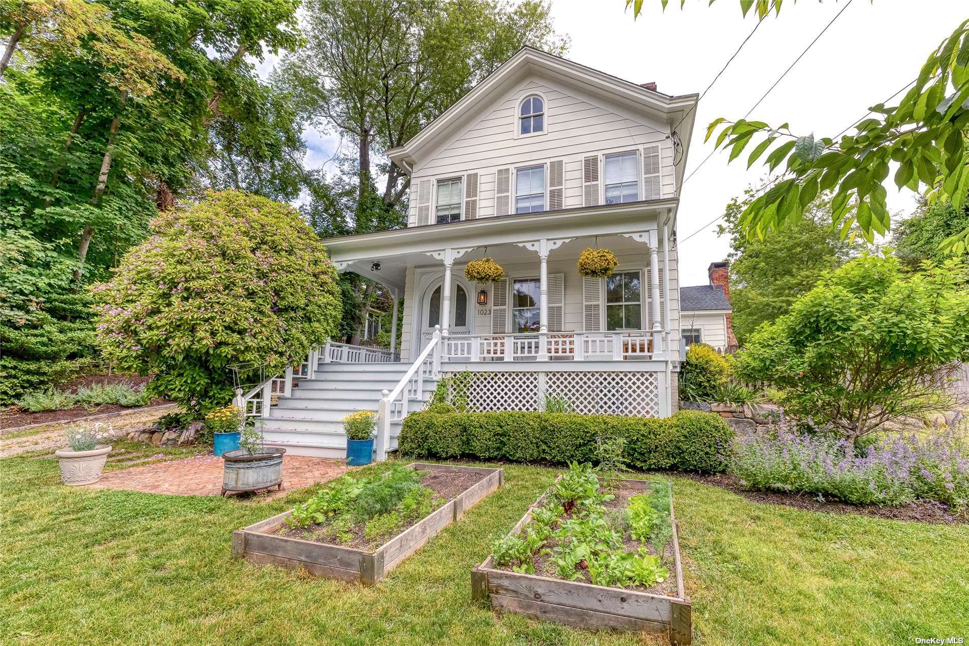 #1 photo, 1023 Main Street, 东长岛 Port Jefferson , NY 11777