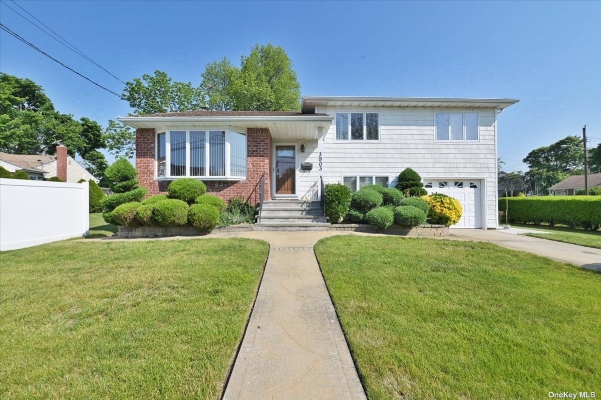 #1 photo, 3903 Laureen Court, 长岛 Seaford , NY 11783