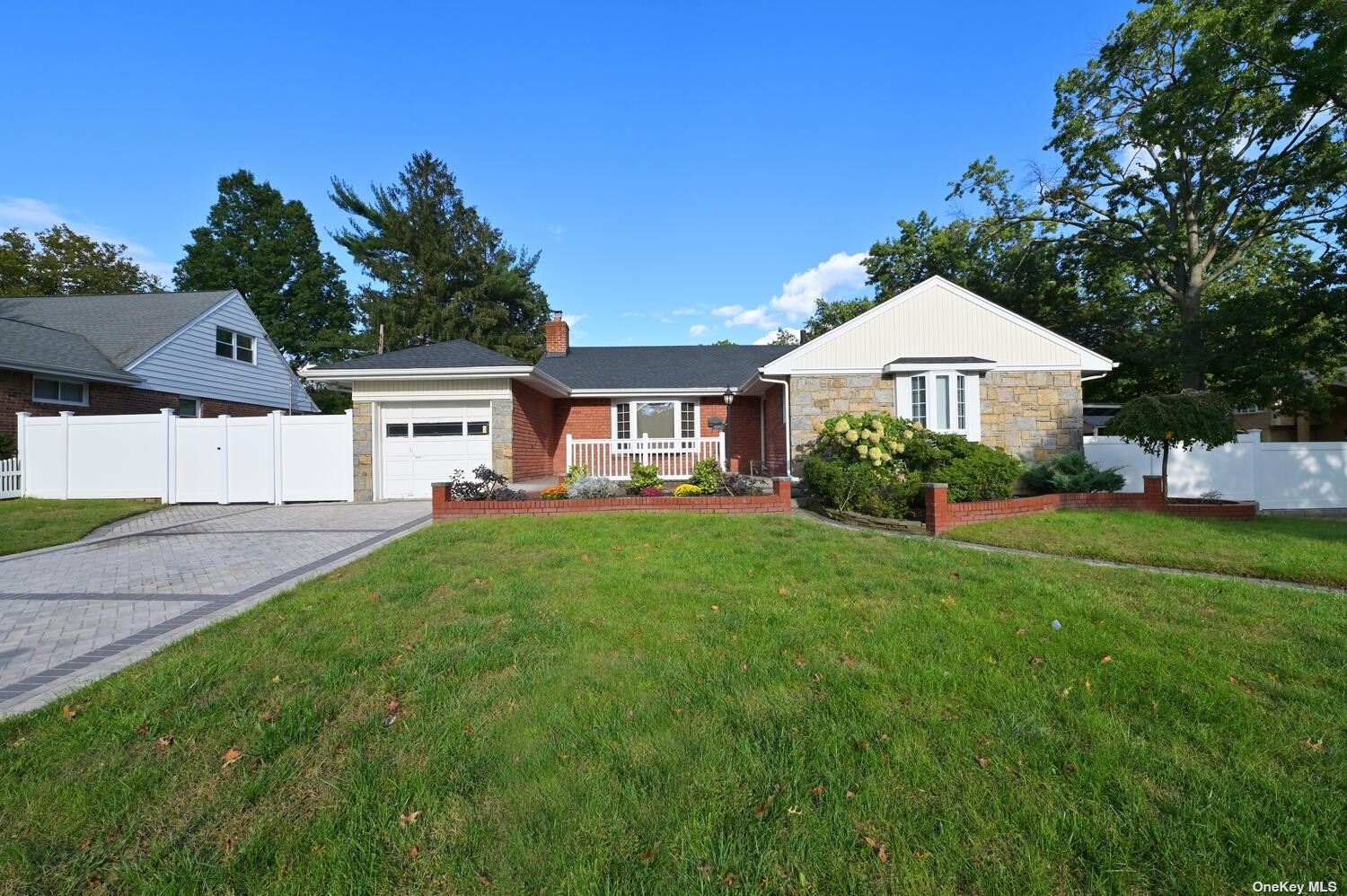 #1 photo, 1656 Putney Road, 长岛 Valley Stream , NY 11580