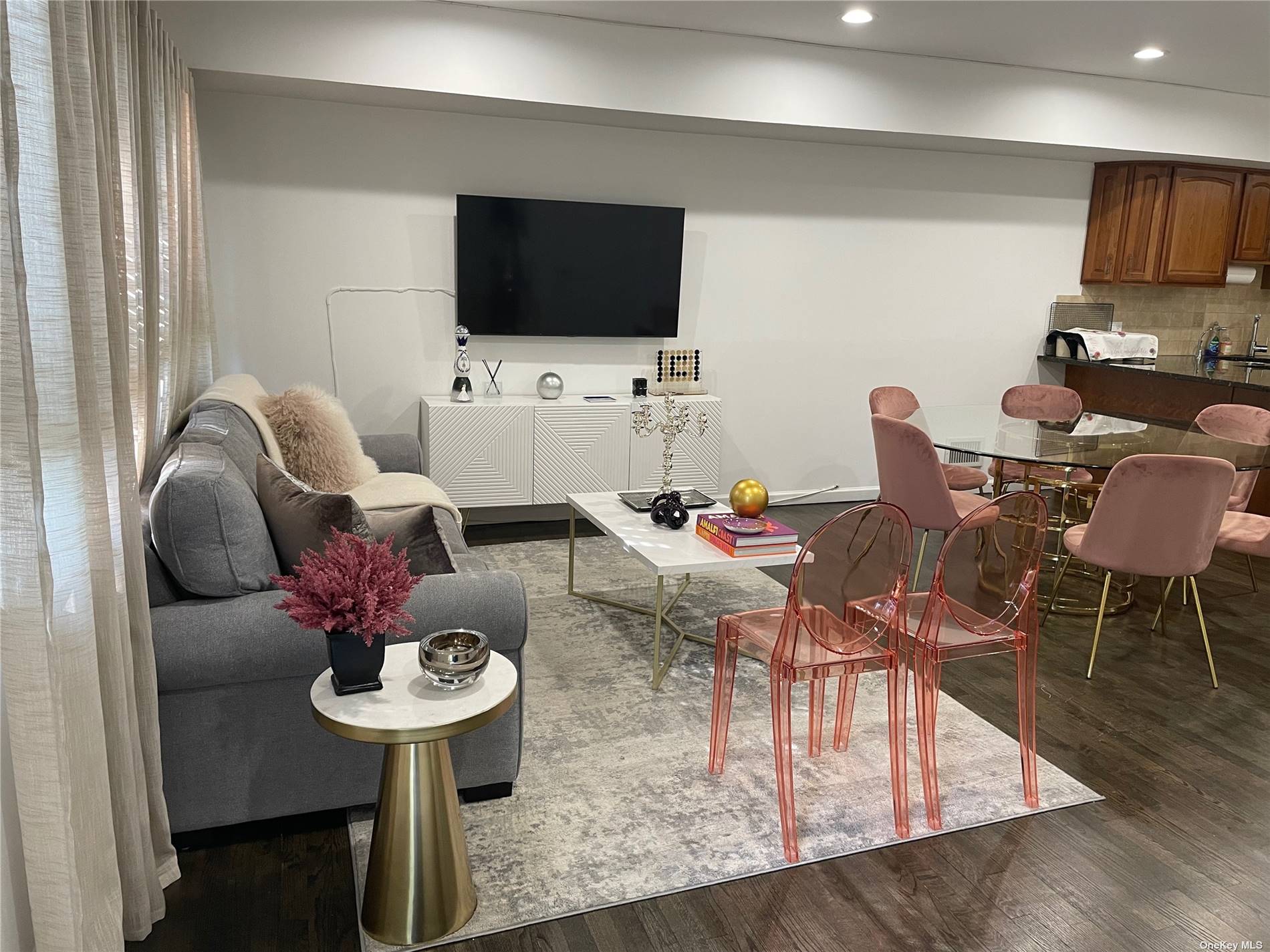 #1 photo, 275 Central Avenue, 长岛 Lawrence , NY 11559