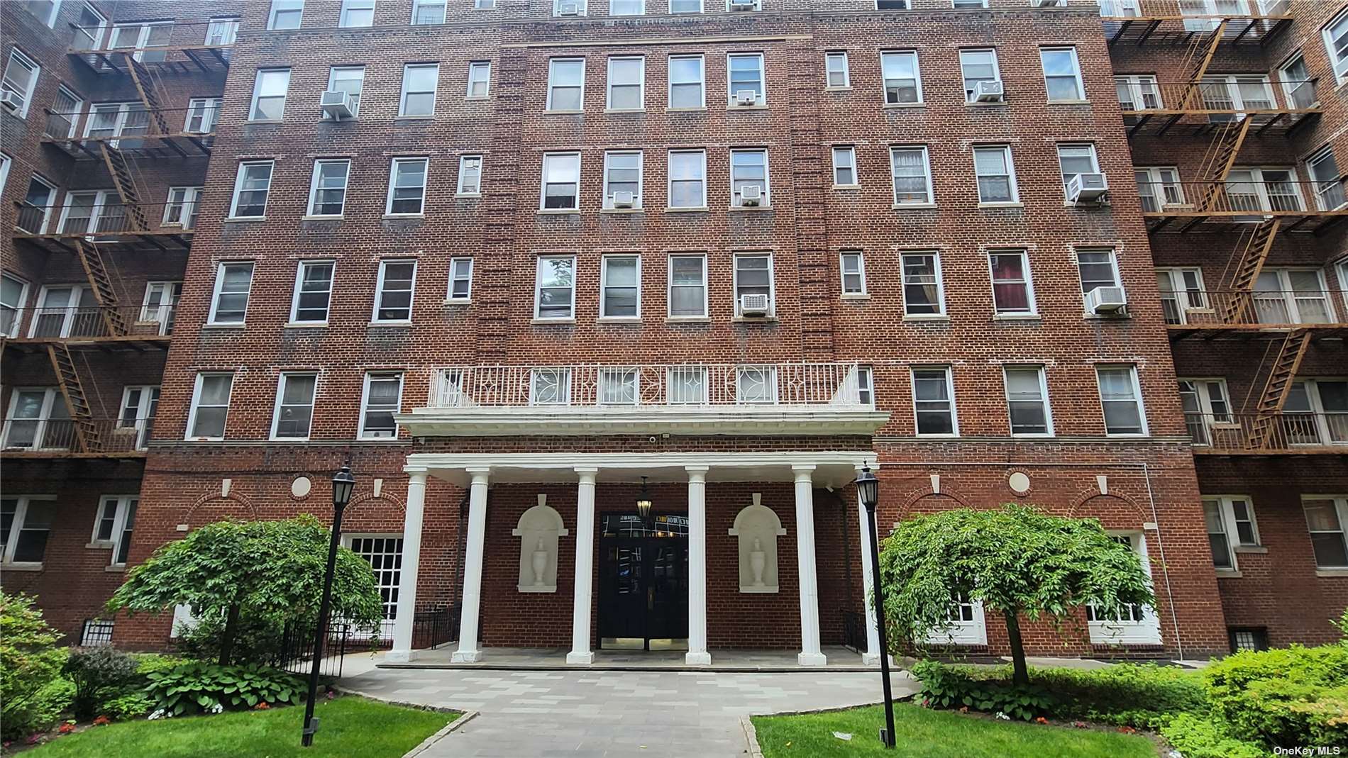 #1 photo, 141-25 Northern Blvd., 法拉盛 Flushing , NY 11354