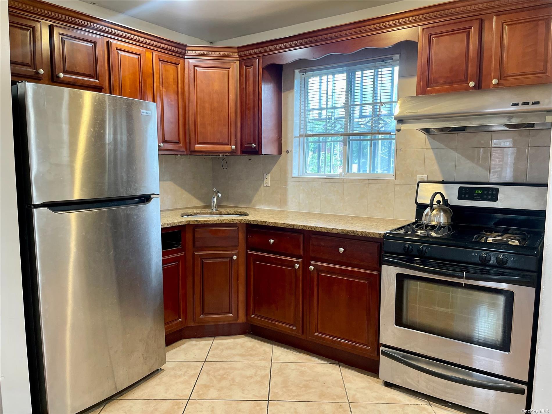 #1 photo, 6112 168th Street, 皇后区 新鲜草原 Fresh Meadows , NY 11365