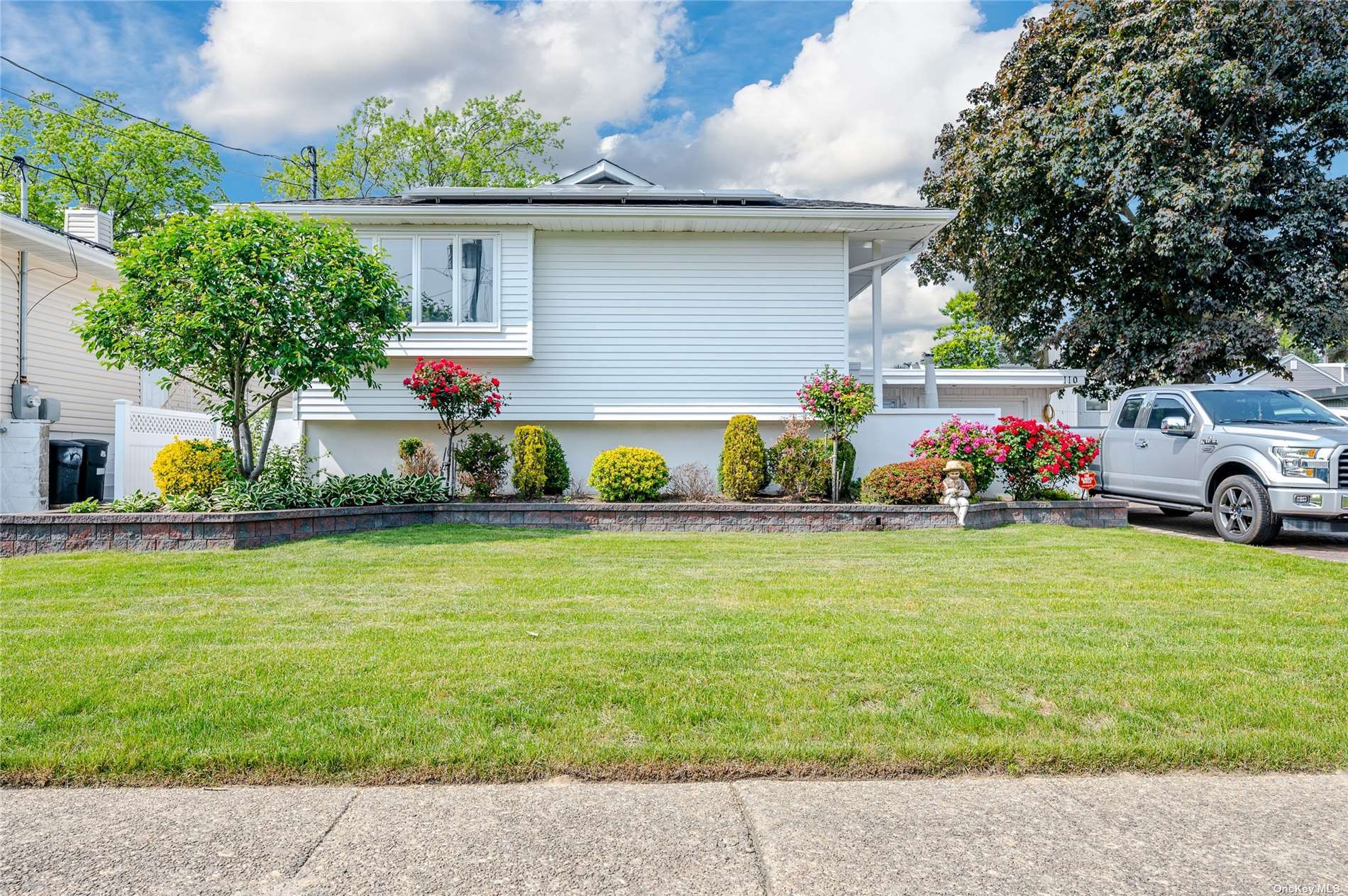 #1 photo, 110 Elaine Drive, 长岛 Oceanside , NY 11572