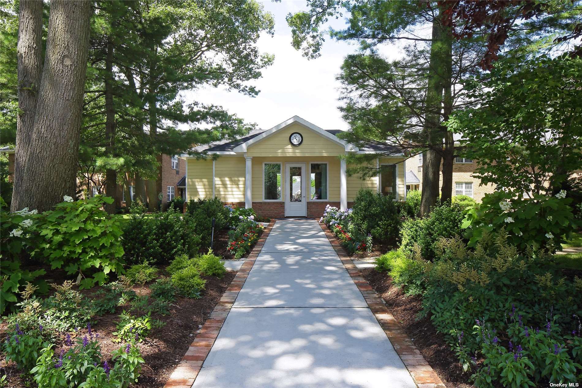 #1 photo, 23 Weaver Drive, 长岛 Massapequa , NY 11758