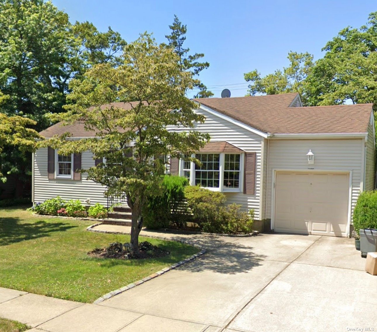 #1 photo, 111 Knickerbocker Road, 长岛 Plainview , NY 11803