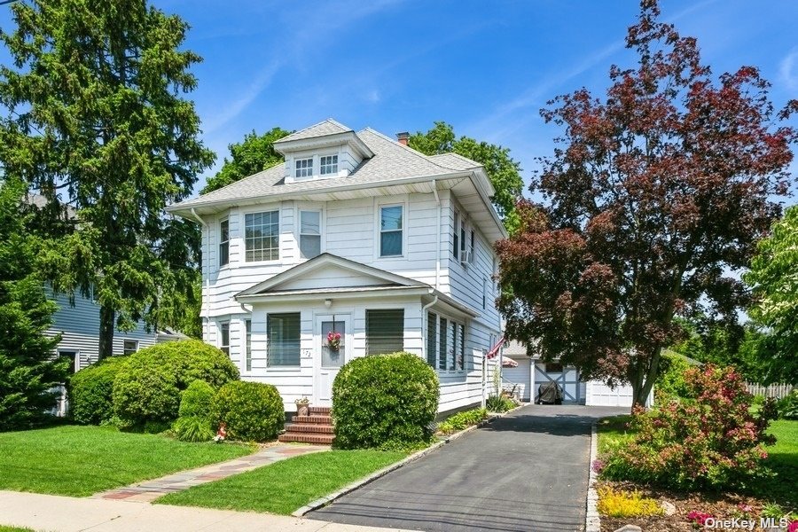 #1 photo, 172 Manor Avenue, Нассау ‖ Westbury , NY 11590