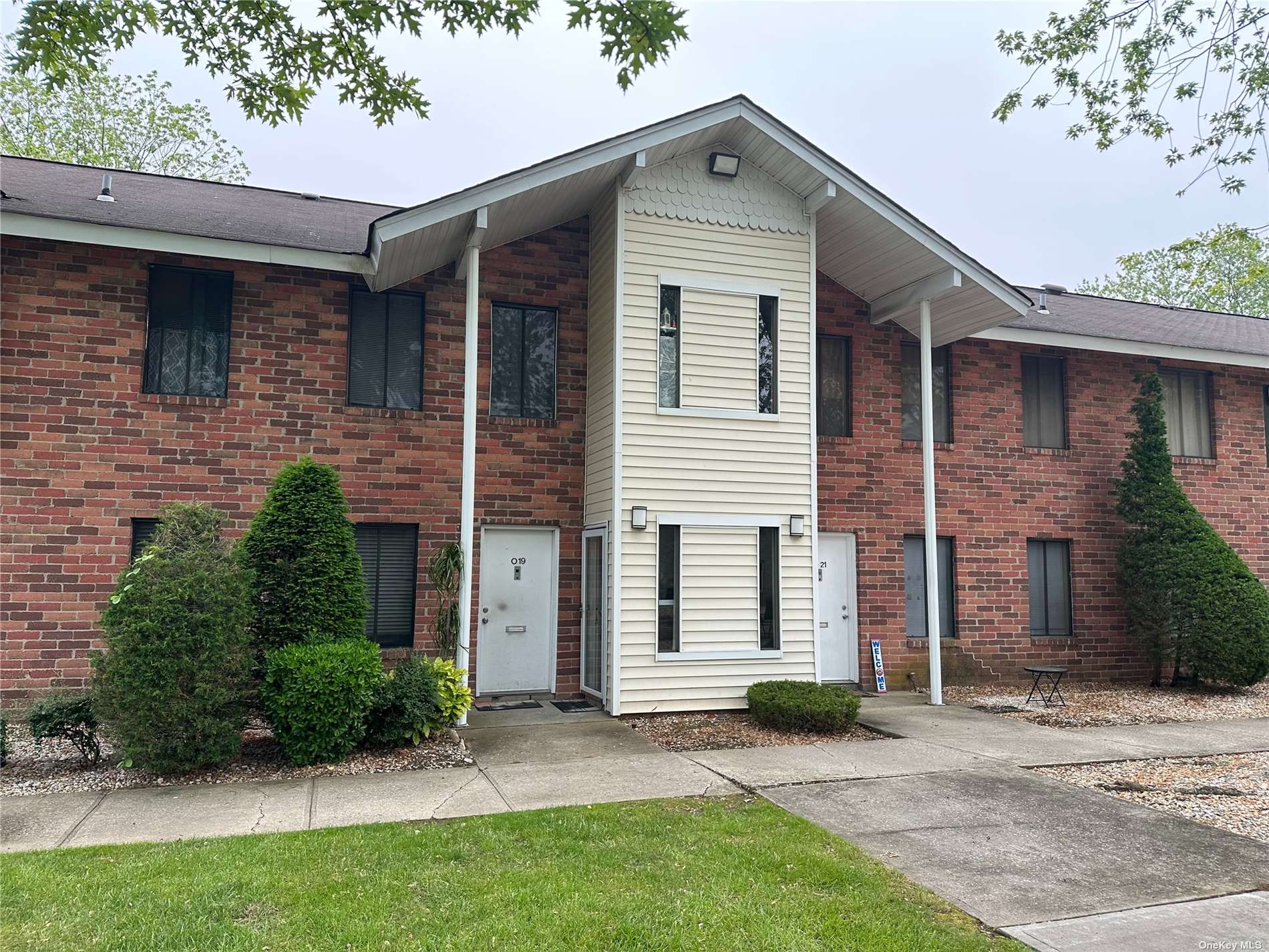 #1 photo, 20 Osage Court, 东长岛 科勒姆 Coram , NY 11727