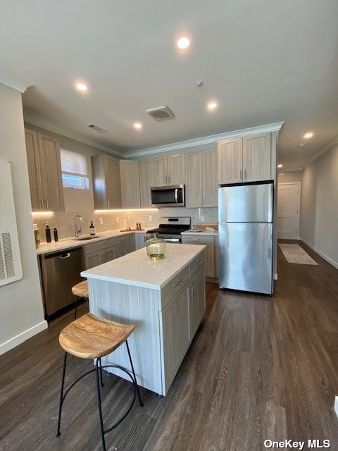 #1 photo, 119 Searing Avenue, 长岛 Mineola , NY 11501