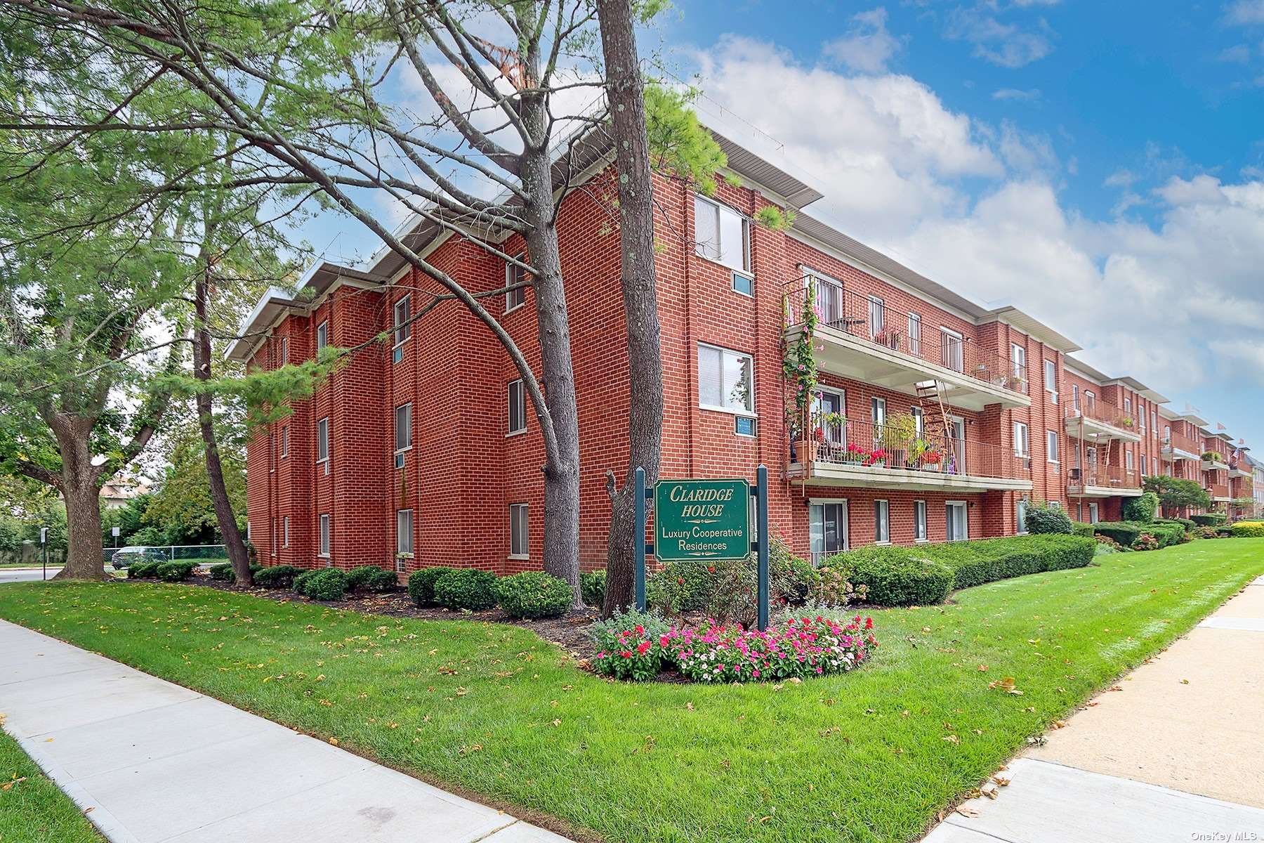 #1 photo, 85 S Centre Avenue, 长岛 Rockville Centre , NY 11570