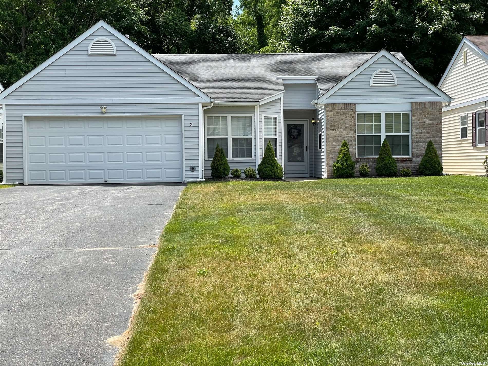 #1 photo, 2 Chipmunk Trail, 东长岛 科勒姆 Coram , NY 11727