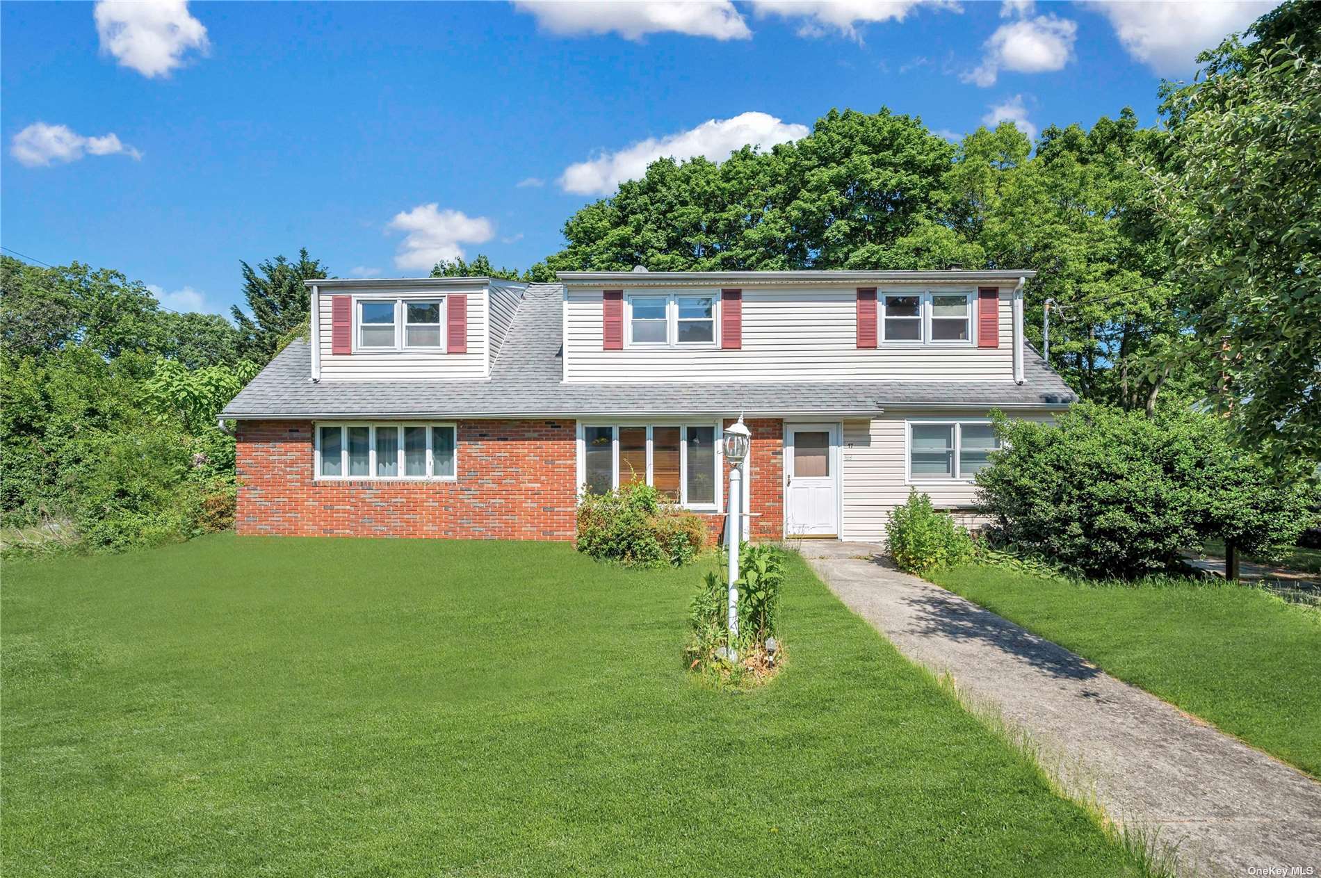 #1 photo, 17 Avenue A, 东长岛 Holbrook , NY 11741