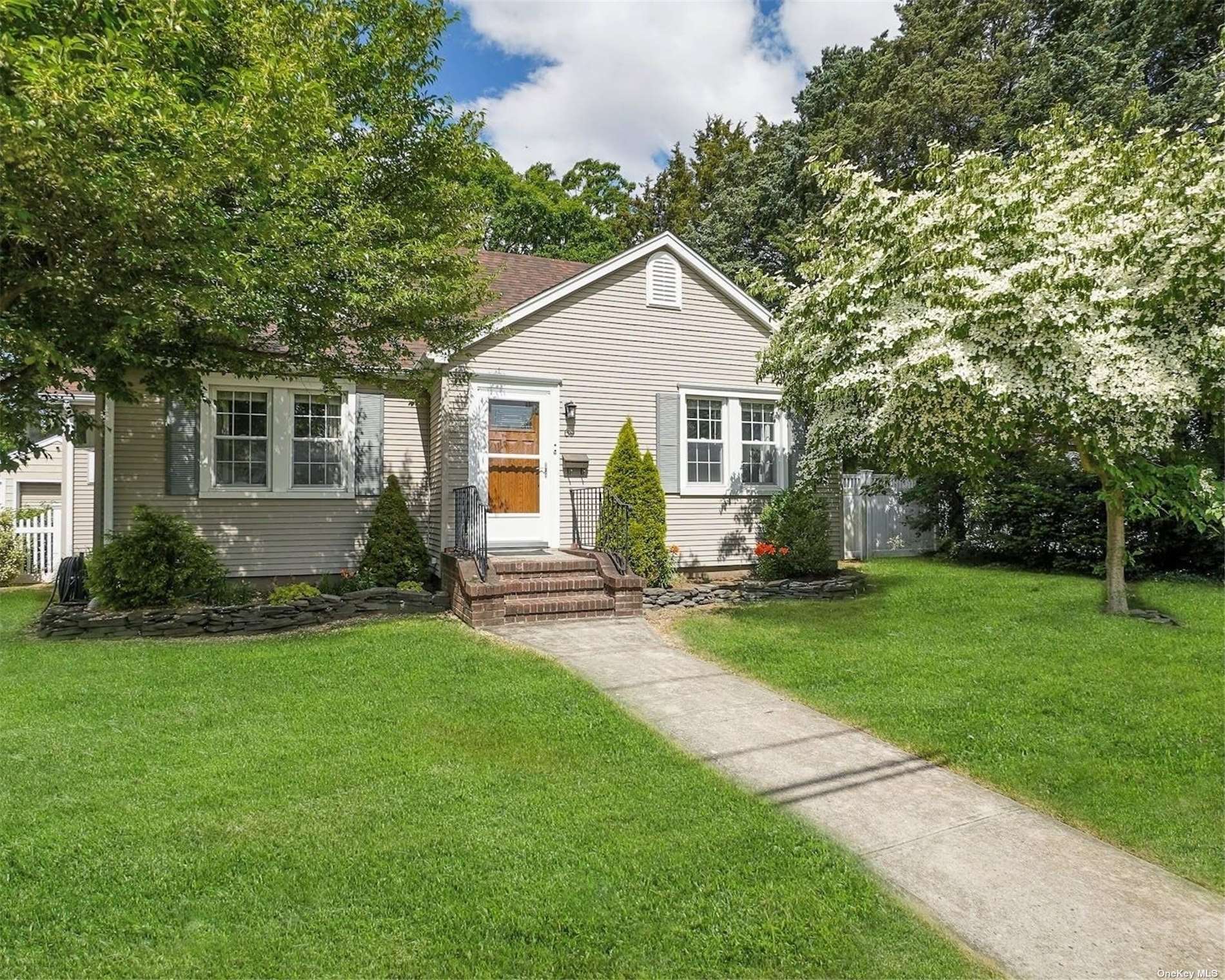 #1 photo, 69 Sunset Avenue, 东长岛 Farmingdale , NY 11735