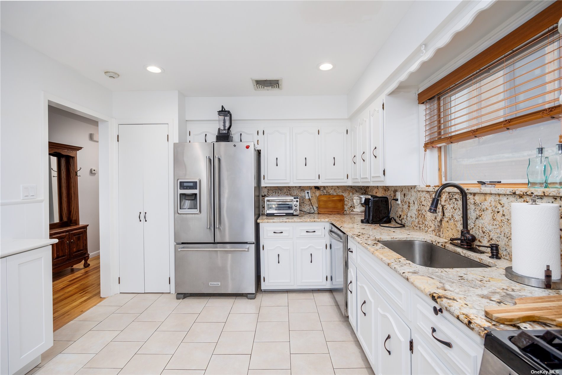 #1 photo, 330 E Olive Street, 长岛 长滩 Long Beach , NY 11561