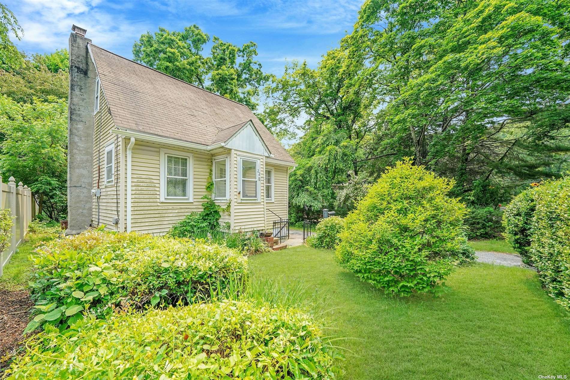 #1 photo, 22 Roseville Avenue, 东长岛 Saint James , NY 11780