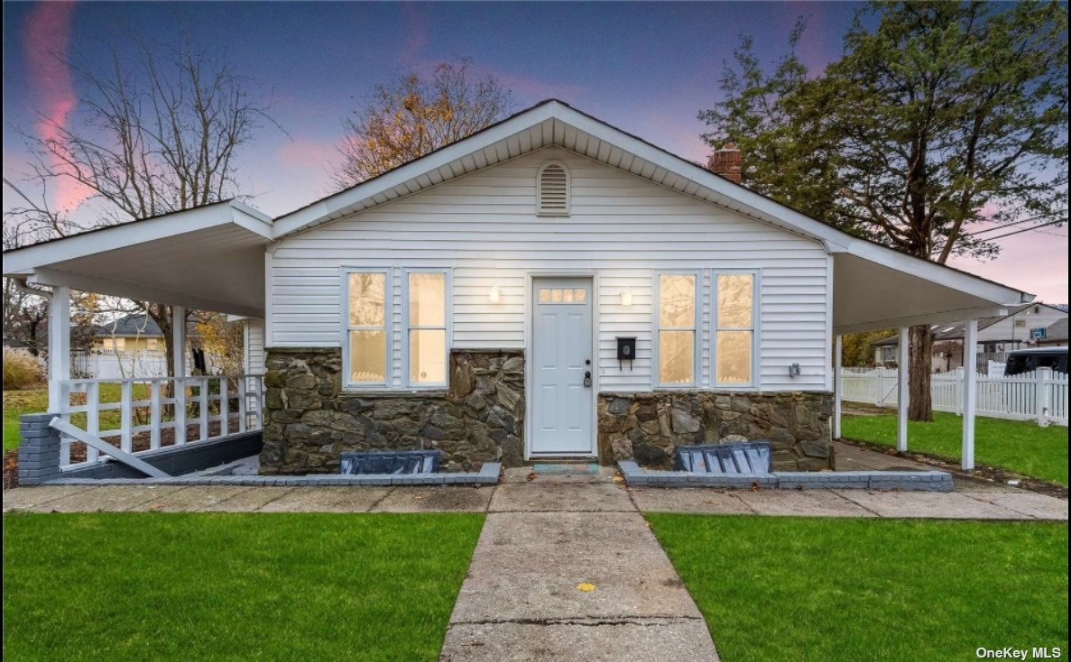 #1 photo, 36 Clinton, 东长岛 鹿园 Deer Park , NY 11729