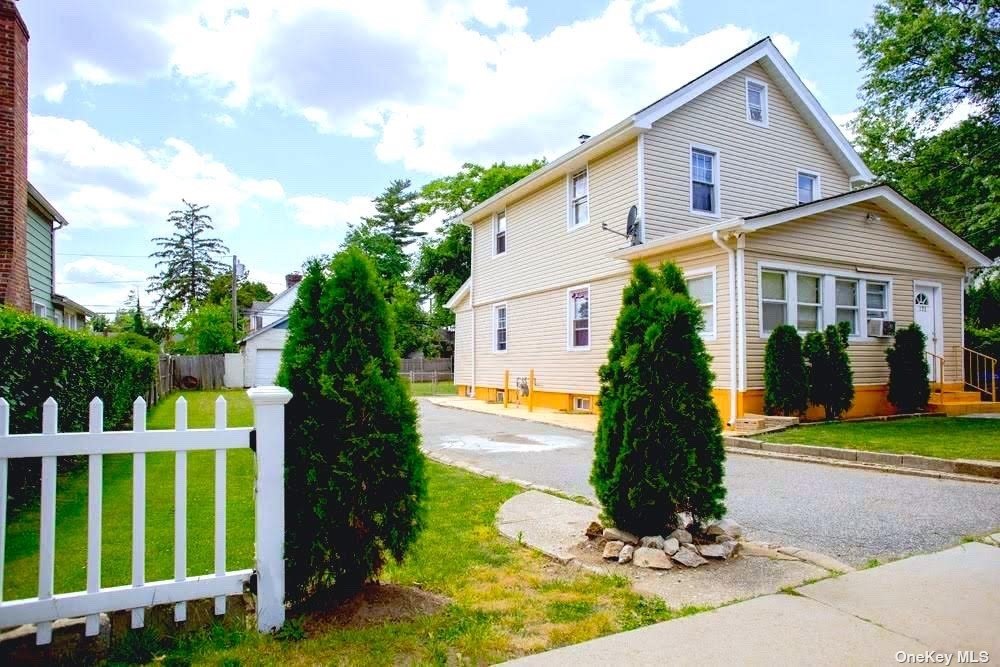 #1 photo, 121 Fairview Boulevard, 长岛 Hempstead , NY 11550